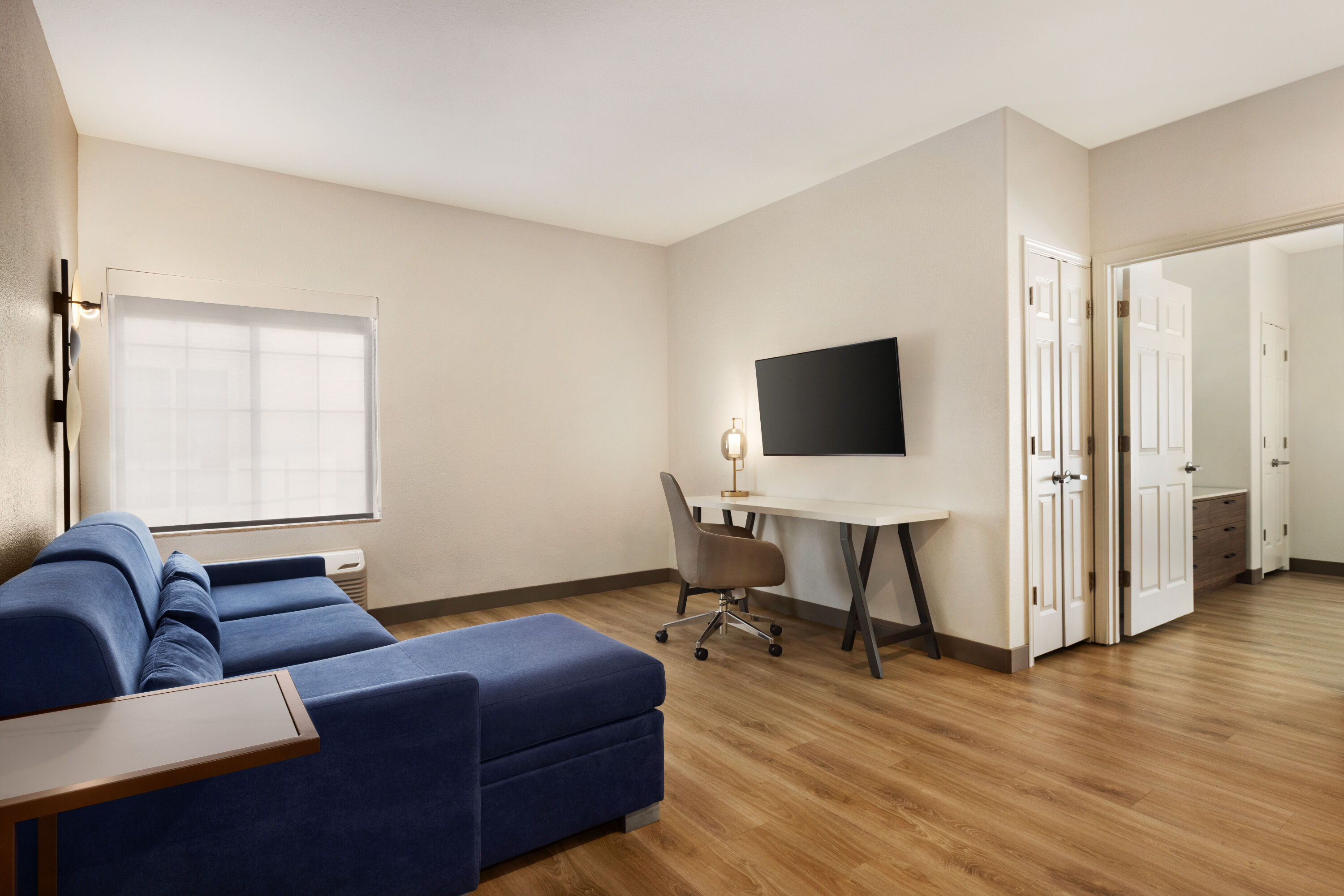 La Quinta Inn & Suites by Wyndham Port Arthur suite in Port Arthur, Texas