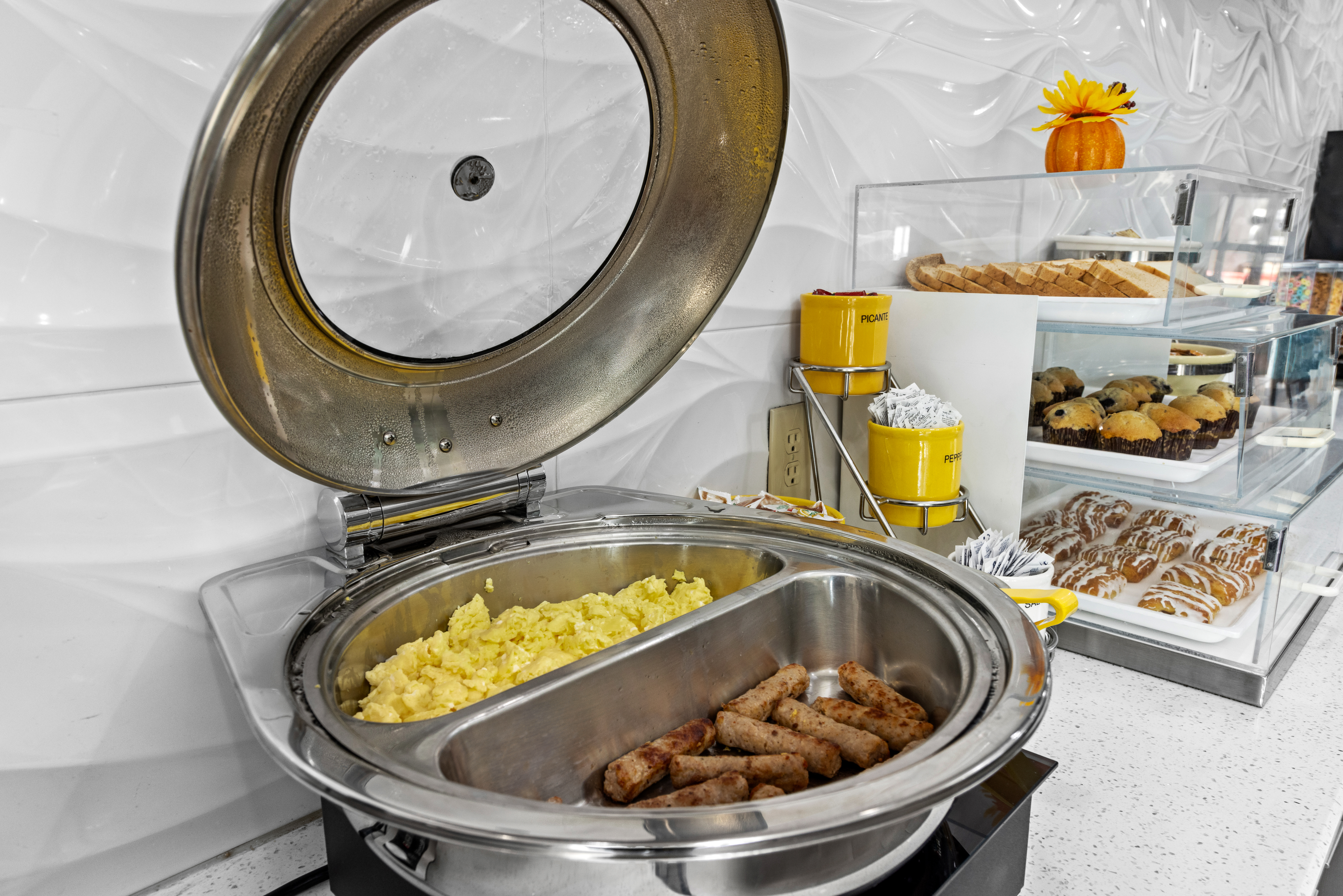 La Quinta Inn & Suites by Wyndham Raymondville restaurant breakfast area close up in Raymondville, Texas