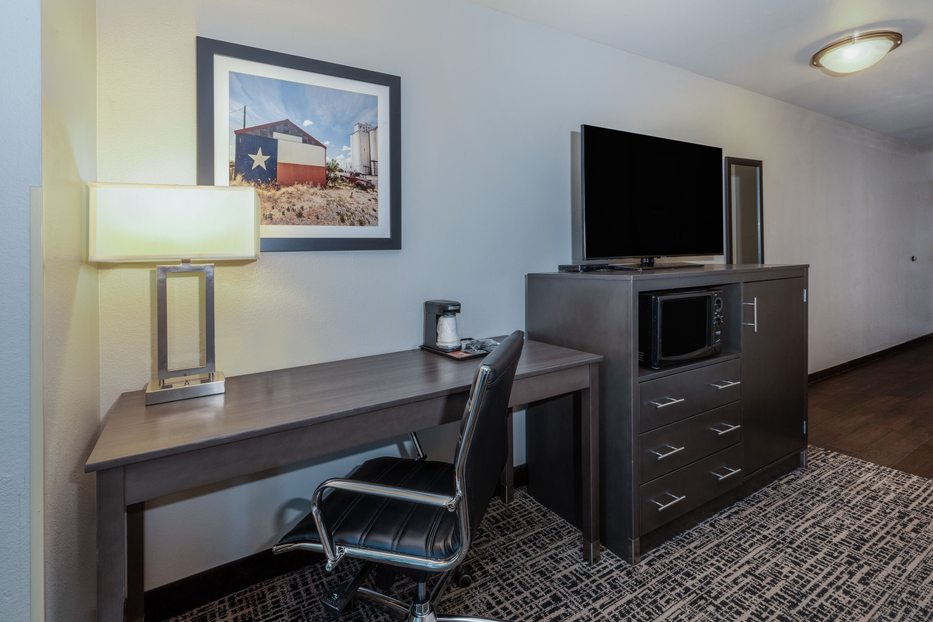 Guest room at the La Quinta Inn & Suites by Wyndham Rockwall in Rockwall, Texas