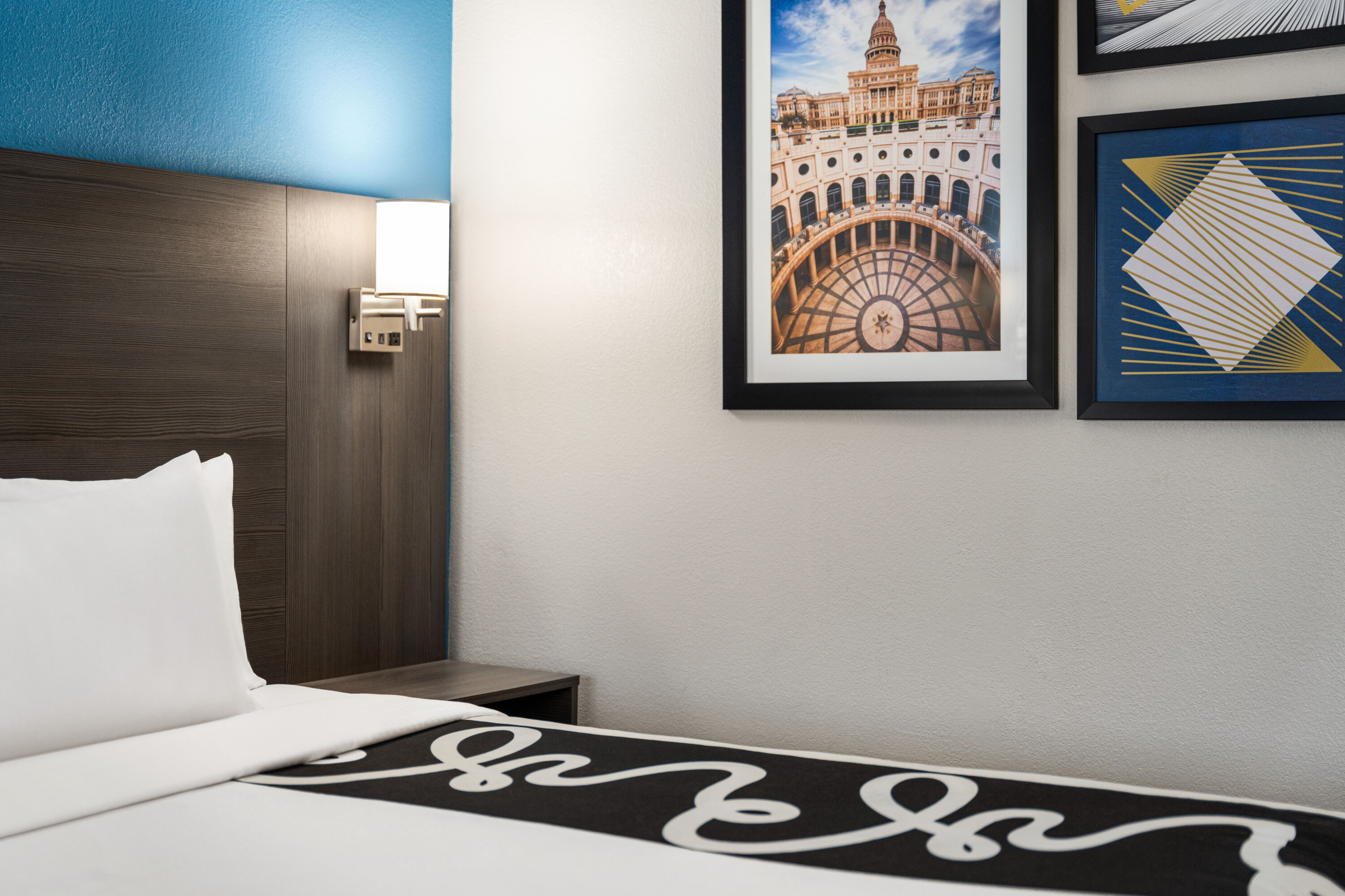 Guest room at the La Quinta Inn & Suites by Wyndham Round Rock North in Round Rock, Texas
