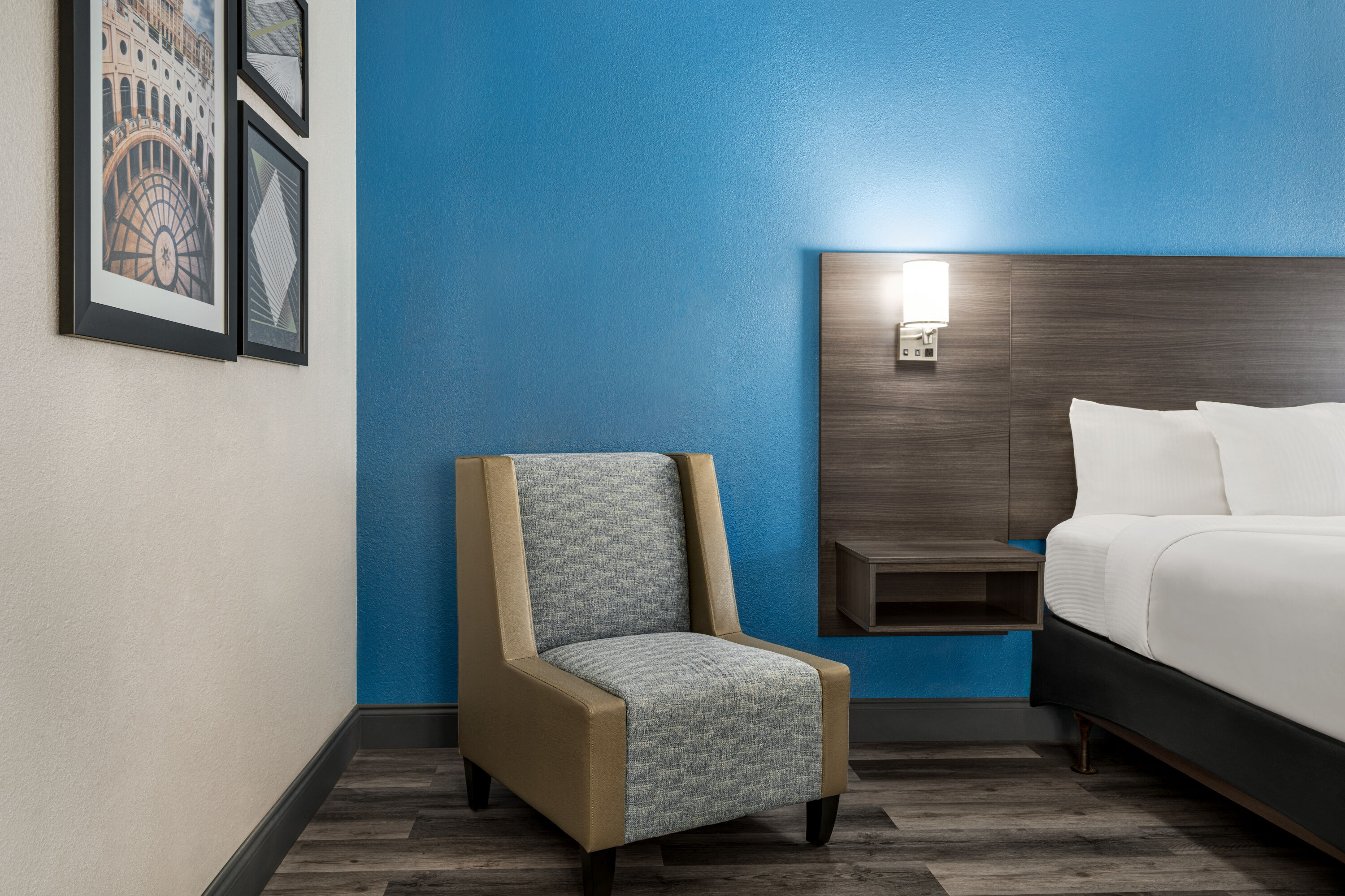 Guest room at the La Quinta Inn & Suites by Wyndham Round Rock North in Round Rock, Texas