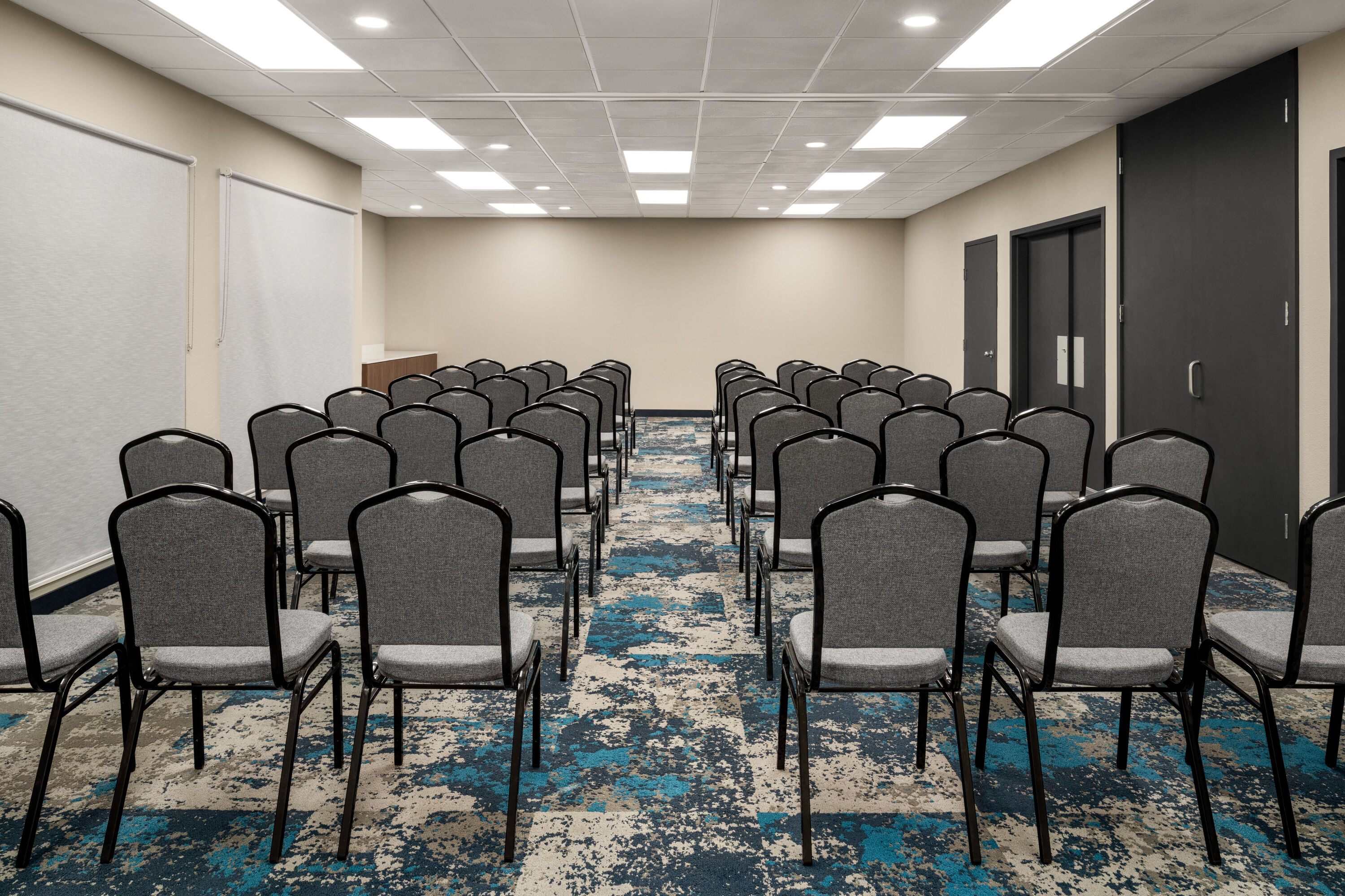 Theatre meeting room at La Quinta Inn & Suites by Wyndham Round Rock North in Round Rock, Texas