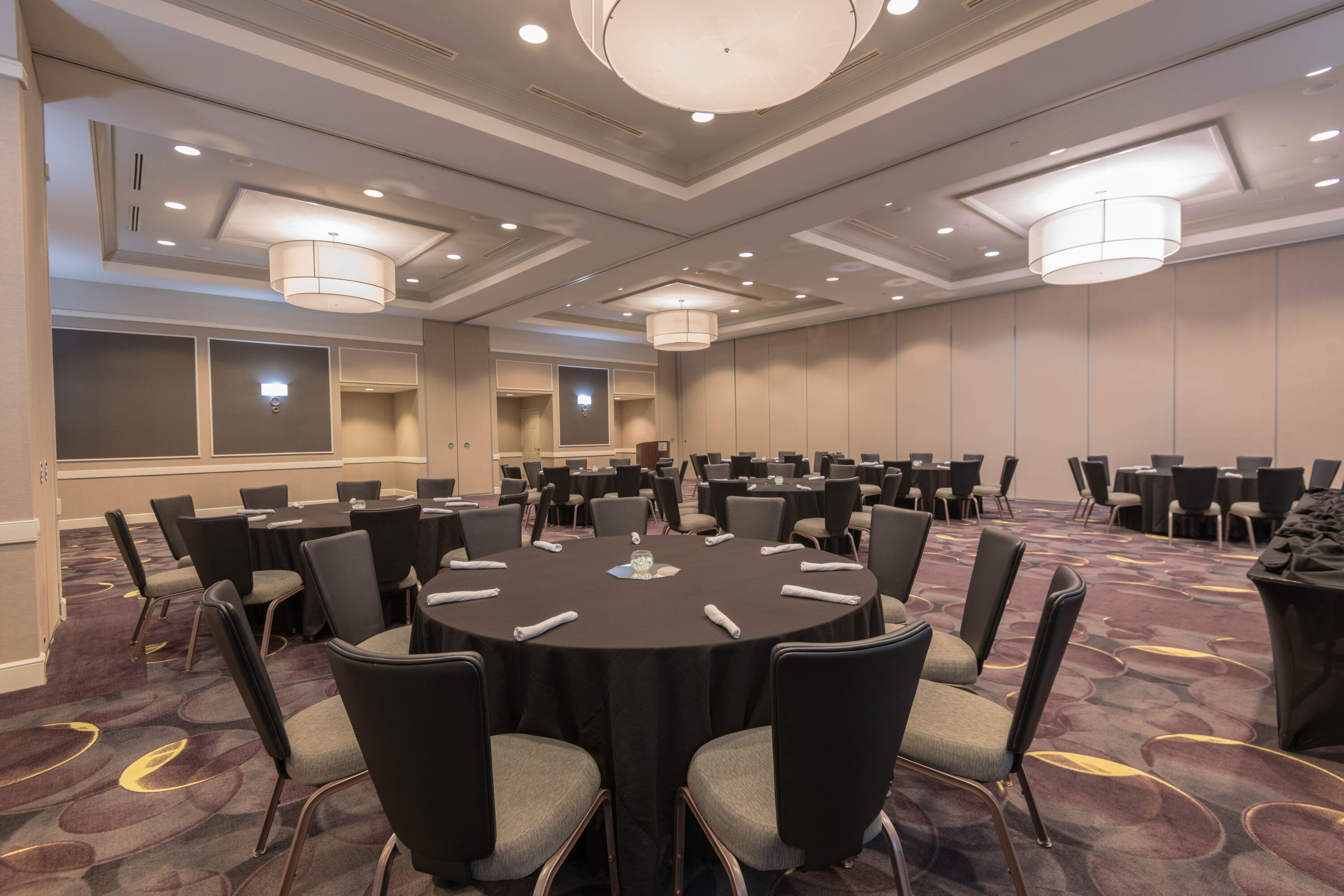 La Quinta Inn & Suites by Wyndham San Antonio Riverwalk ballroom banquet rounds in San Antonio, Texas