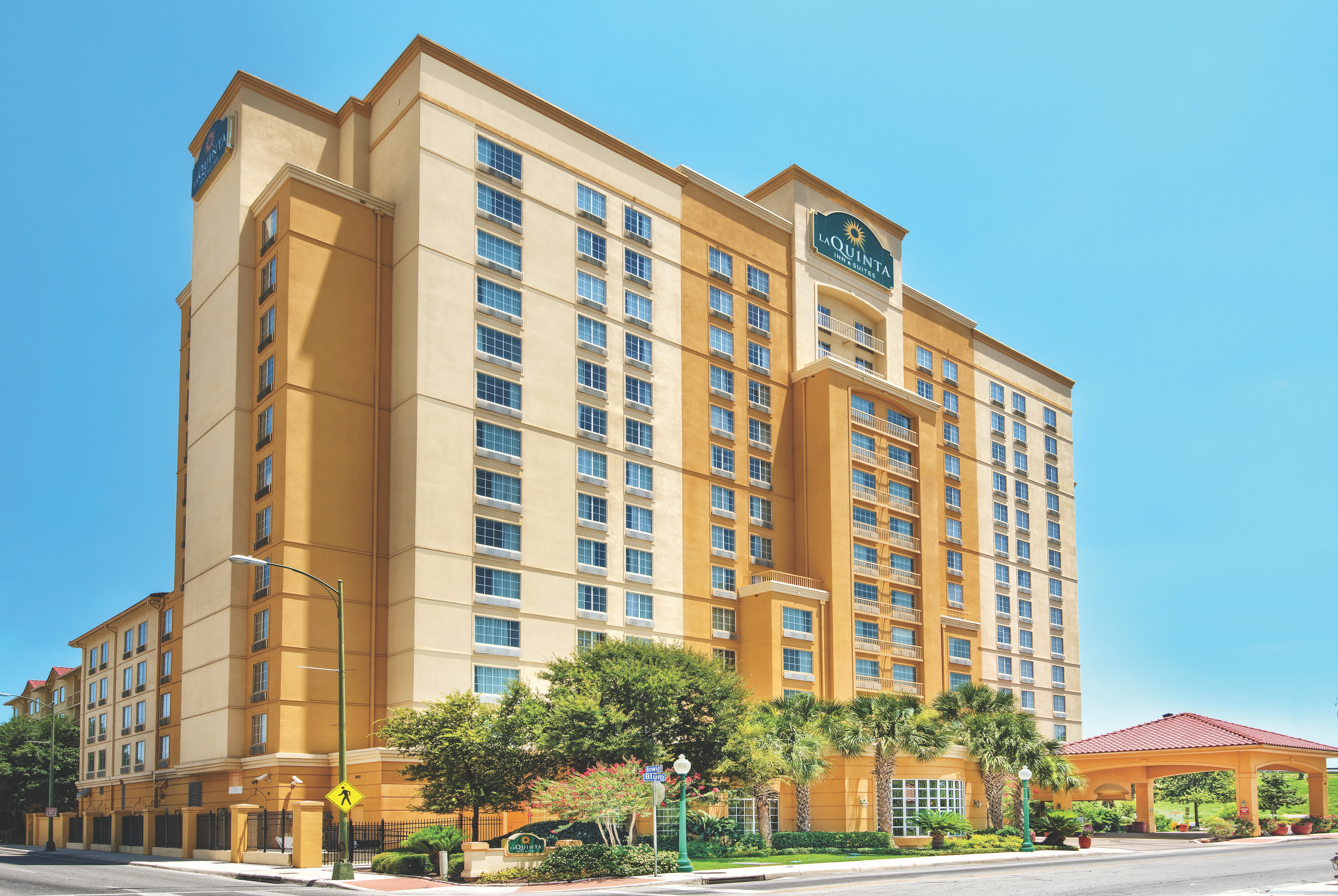 La Quinta Inn Suites By Wyndham San Antonio Riverwalk