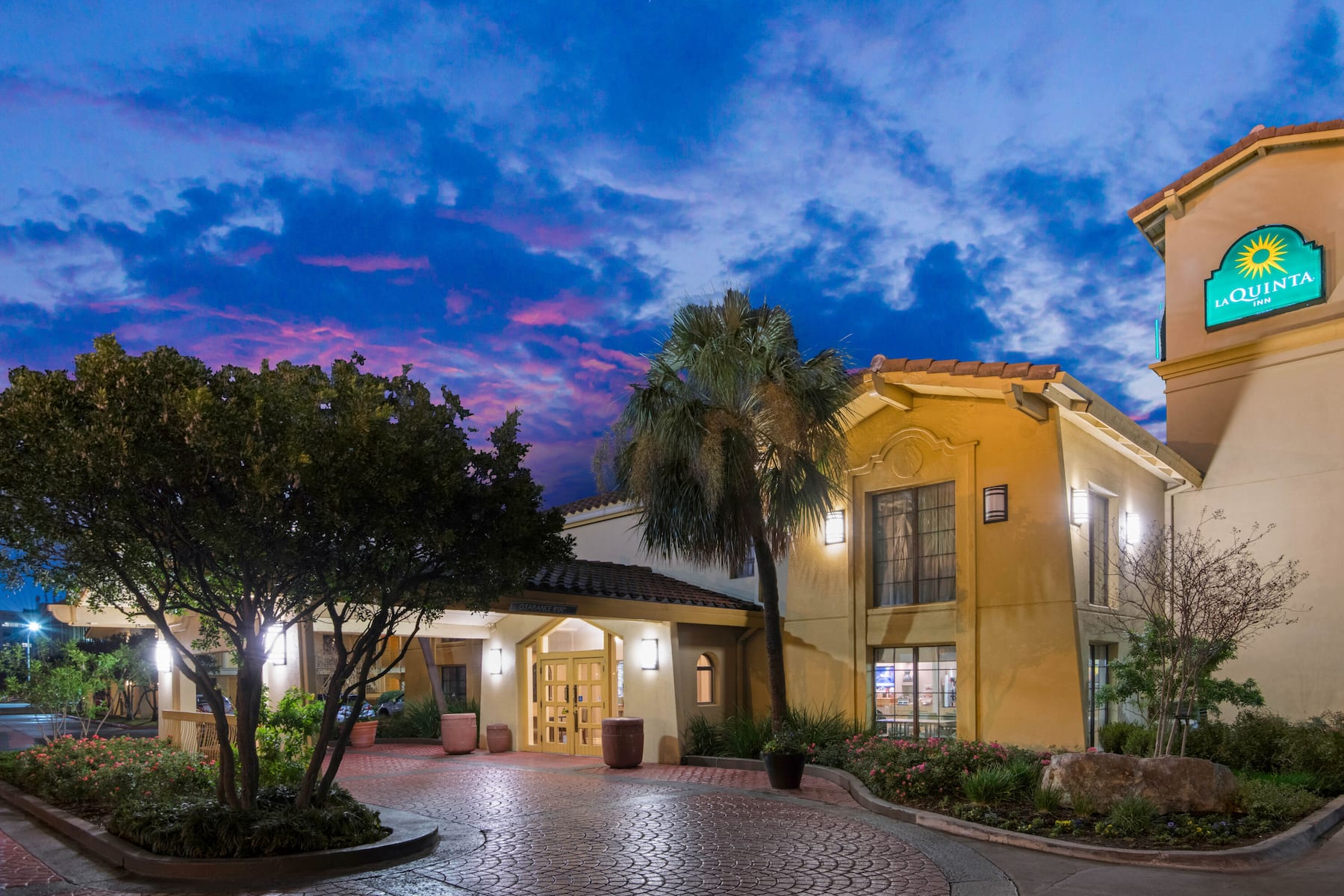 La Quinta Inn by Wyndham San Antonio Market Square San Antonio, TX Hotels