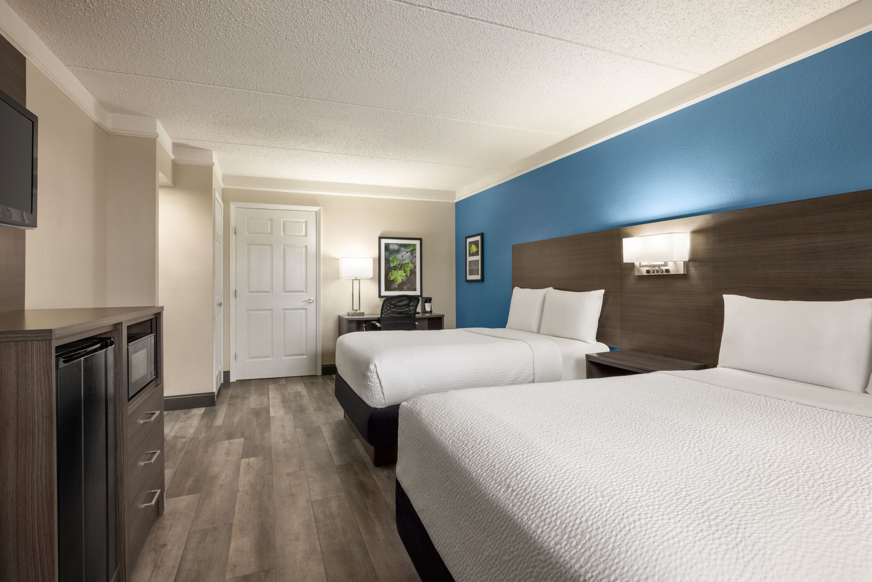 Guest room at the La Quinta Inn by Wyndham San Antonio I-35 N at Toepperwein in San Antonio, Texas