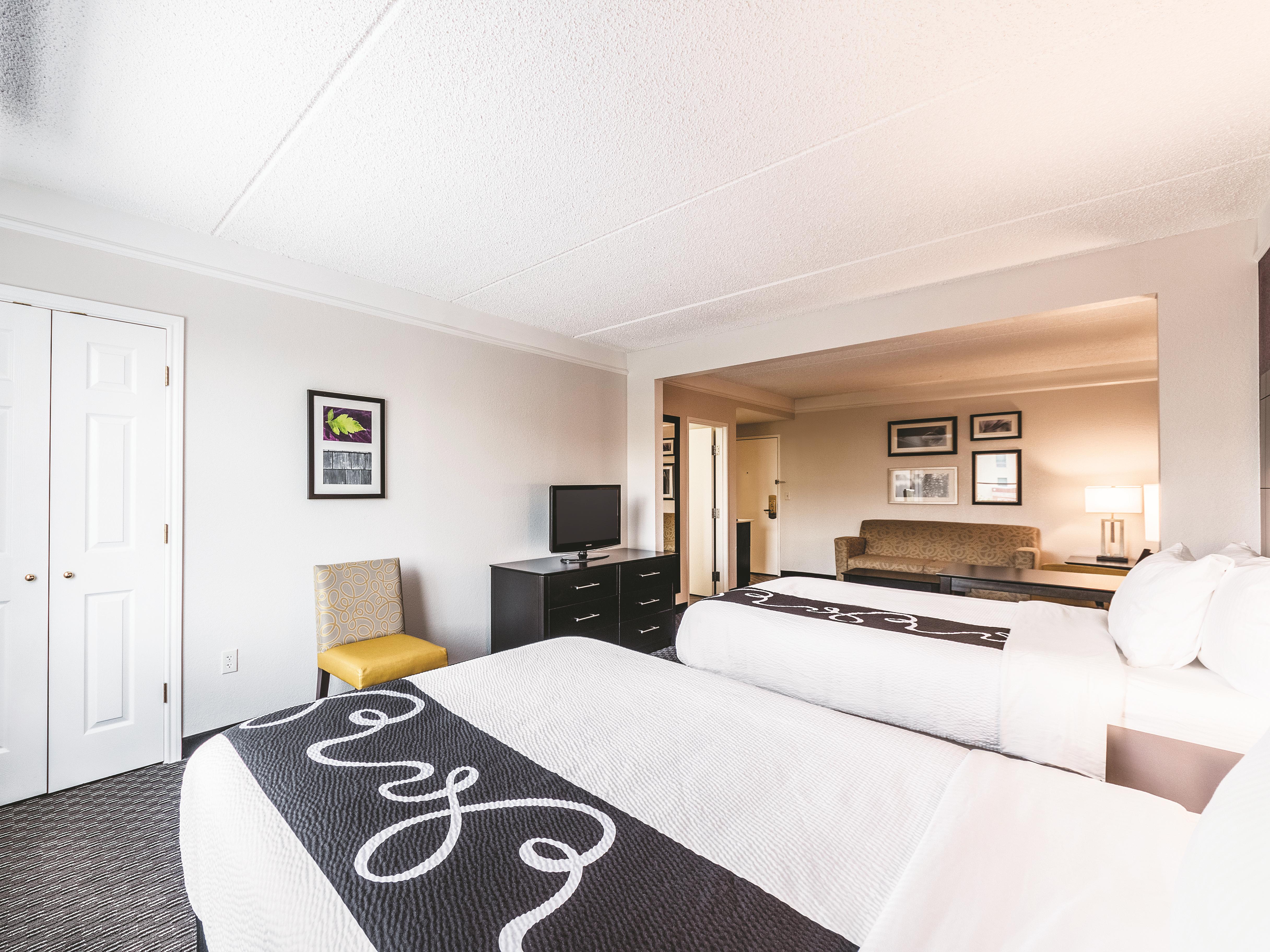 Guest room at the La Quinta Inn & Suites by Wyndham San Antonio Downtown in San Antonio, Texas