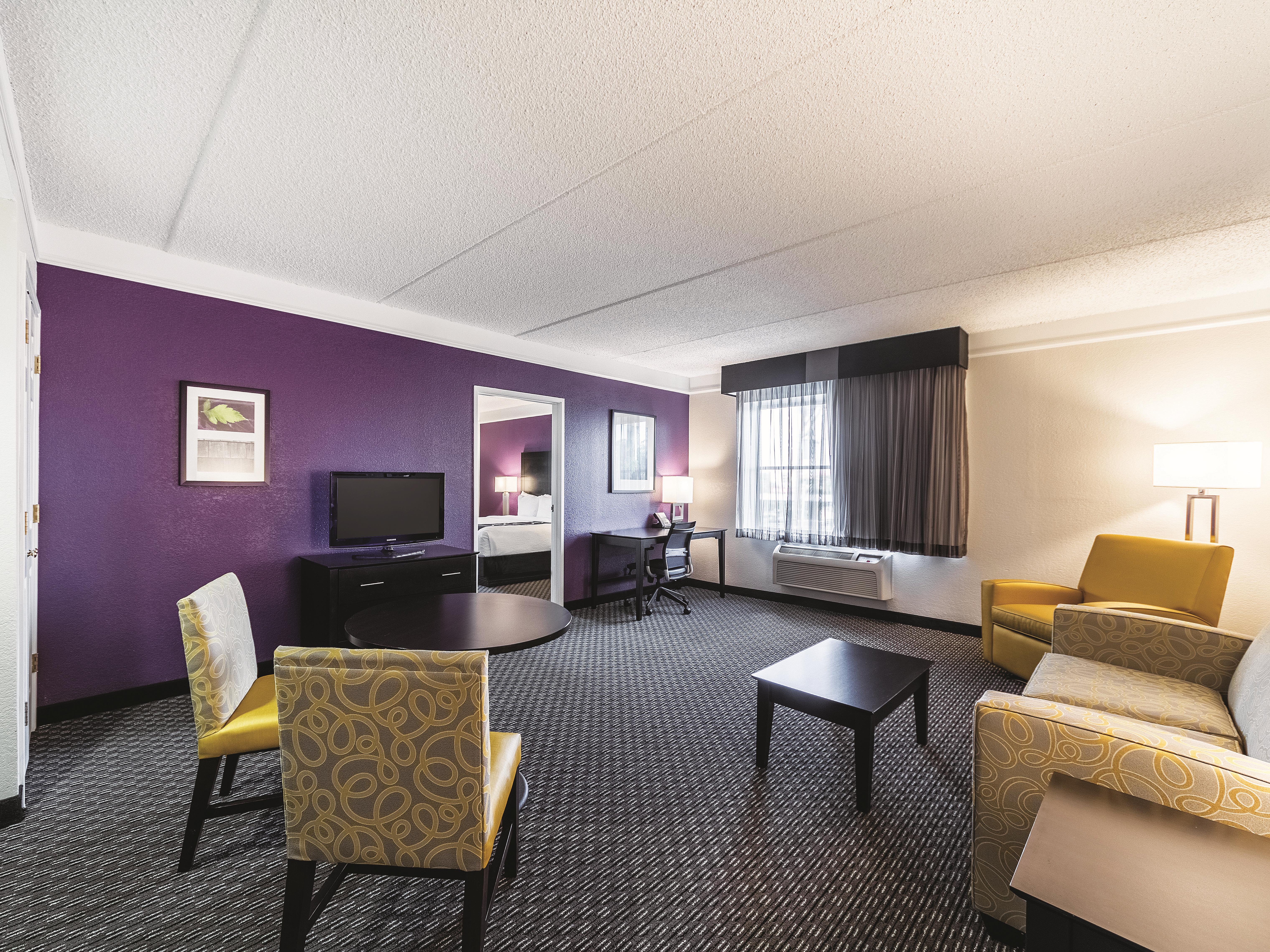 La Quinta Inn & Suites by Wyndham San Antonio Downtown suite in San Antonio, Texas