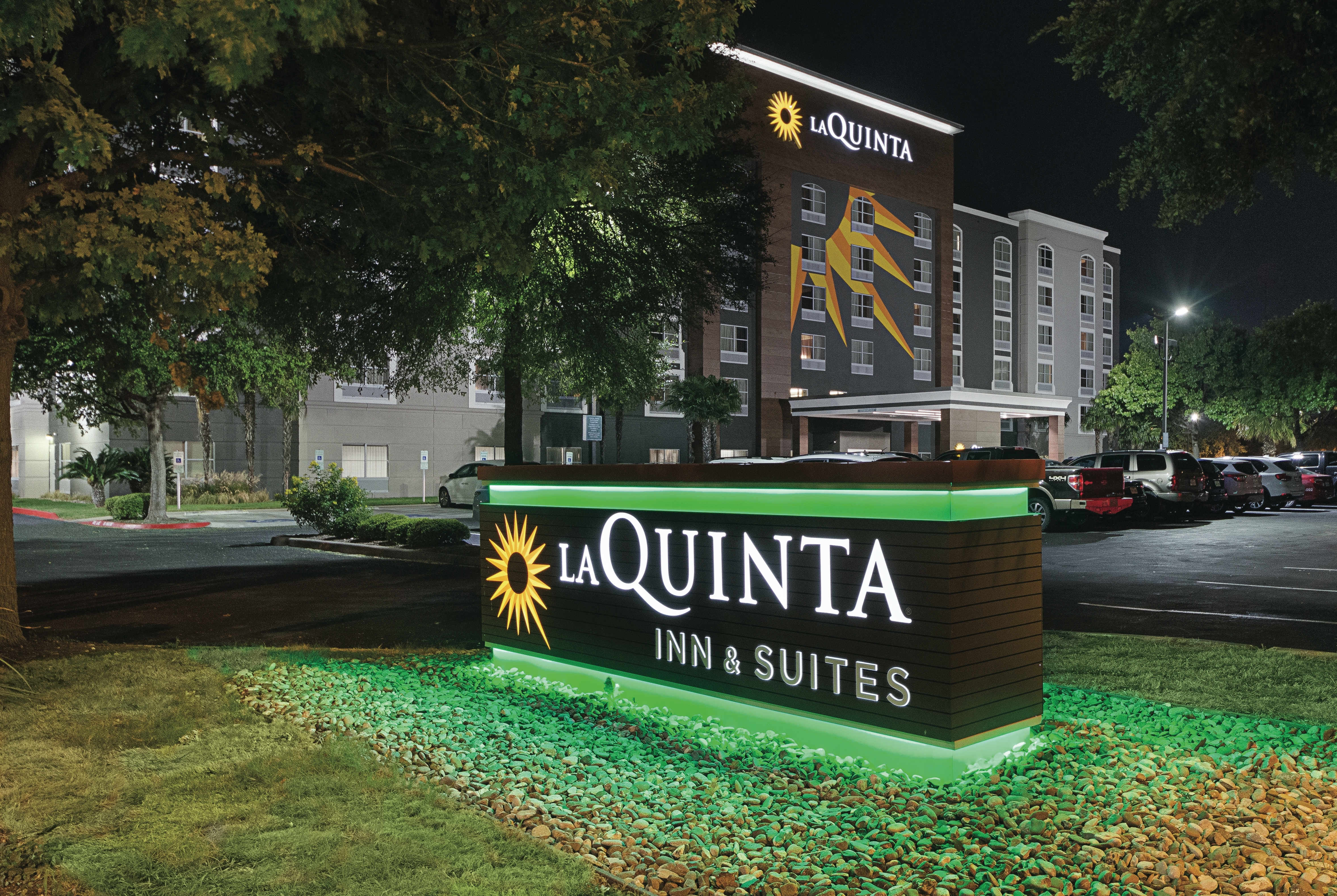 Exterior of La Quinta Inn & Suites by Wyndham San Antonio Downtown hotel in San Antonio, Texas