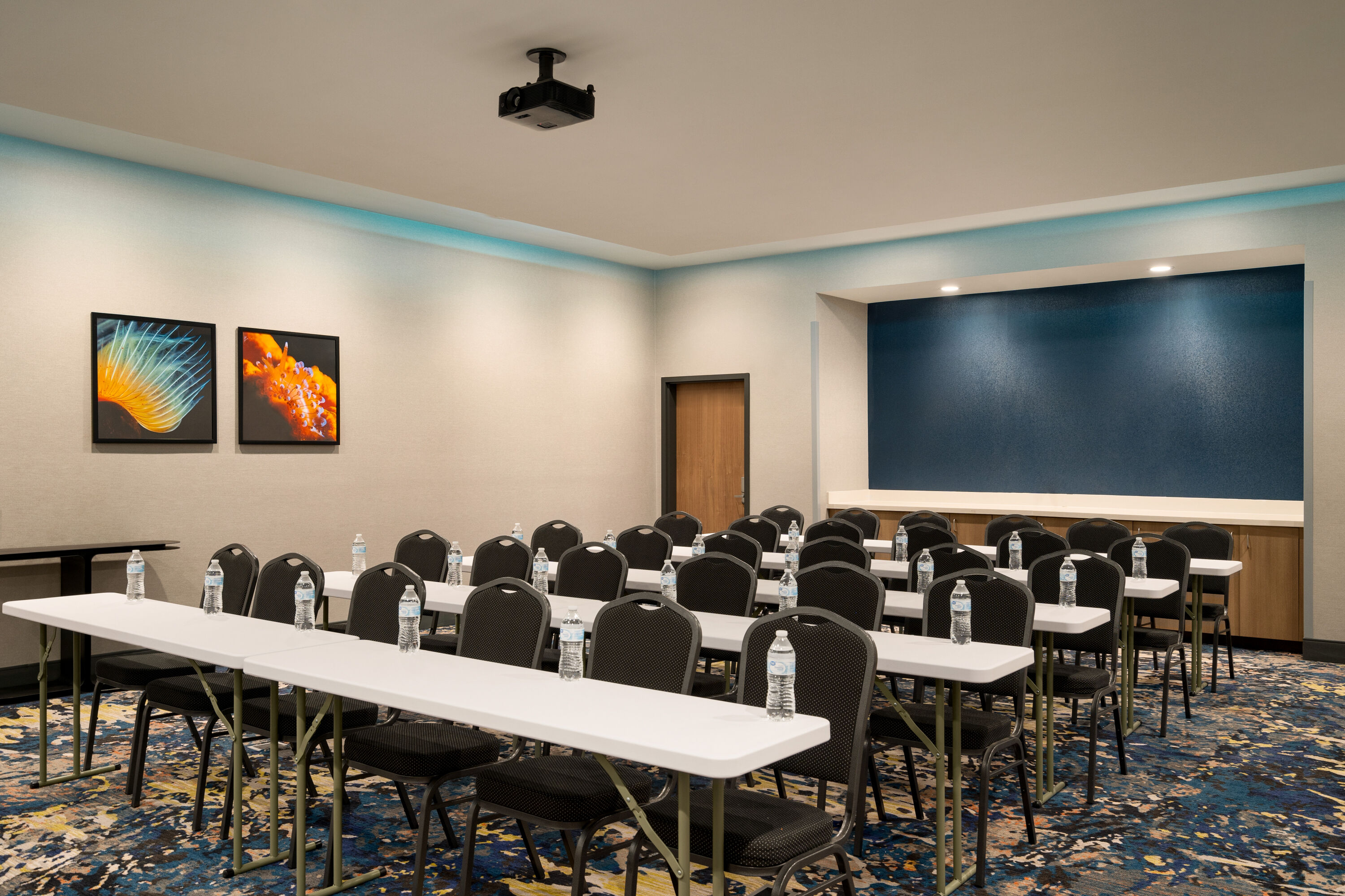 Classroom meeting room at La Quinta Inn & Suites by Wyndham San Antonio Seaworld/LAFB in San Antonio, Texas