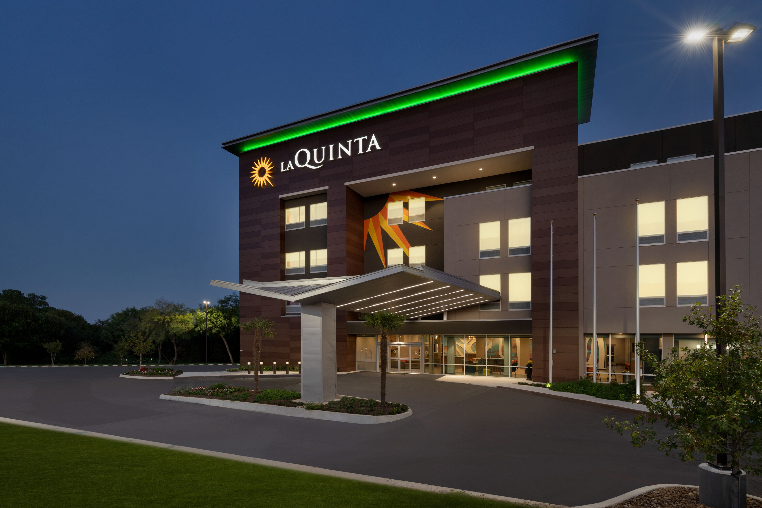 Exterior of La Quinta Inn & Suites by Wyndham San Antonio Seaworld/LAFB hotel in San Antonio, Texas