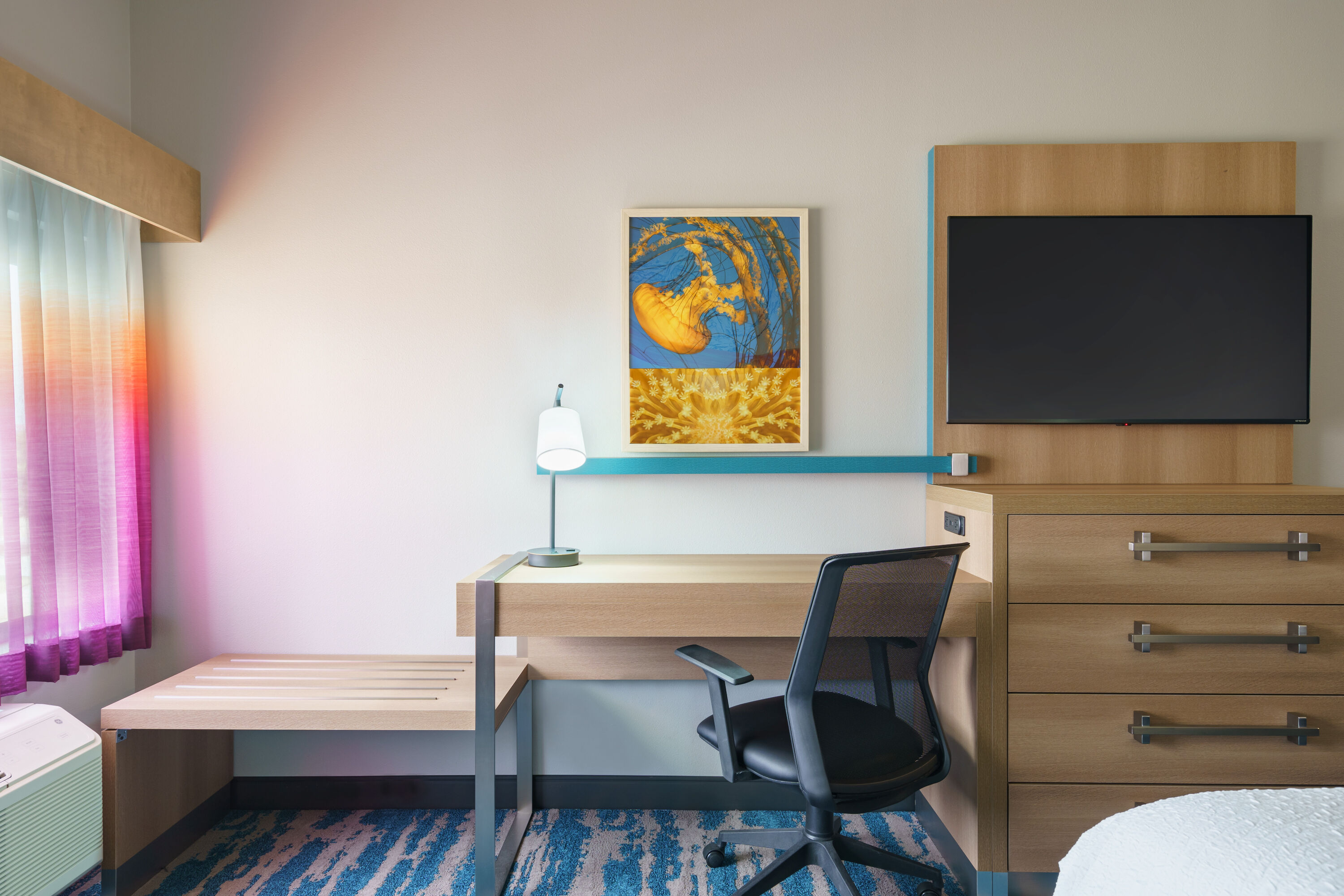 Guest room at the La Quinta Inn & Suites by Wyndham San Antonio Seaworld/LAFB in San Antonio, Texas