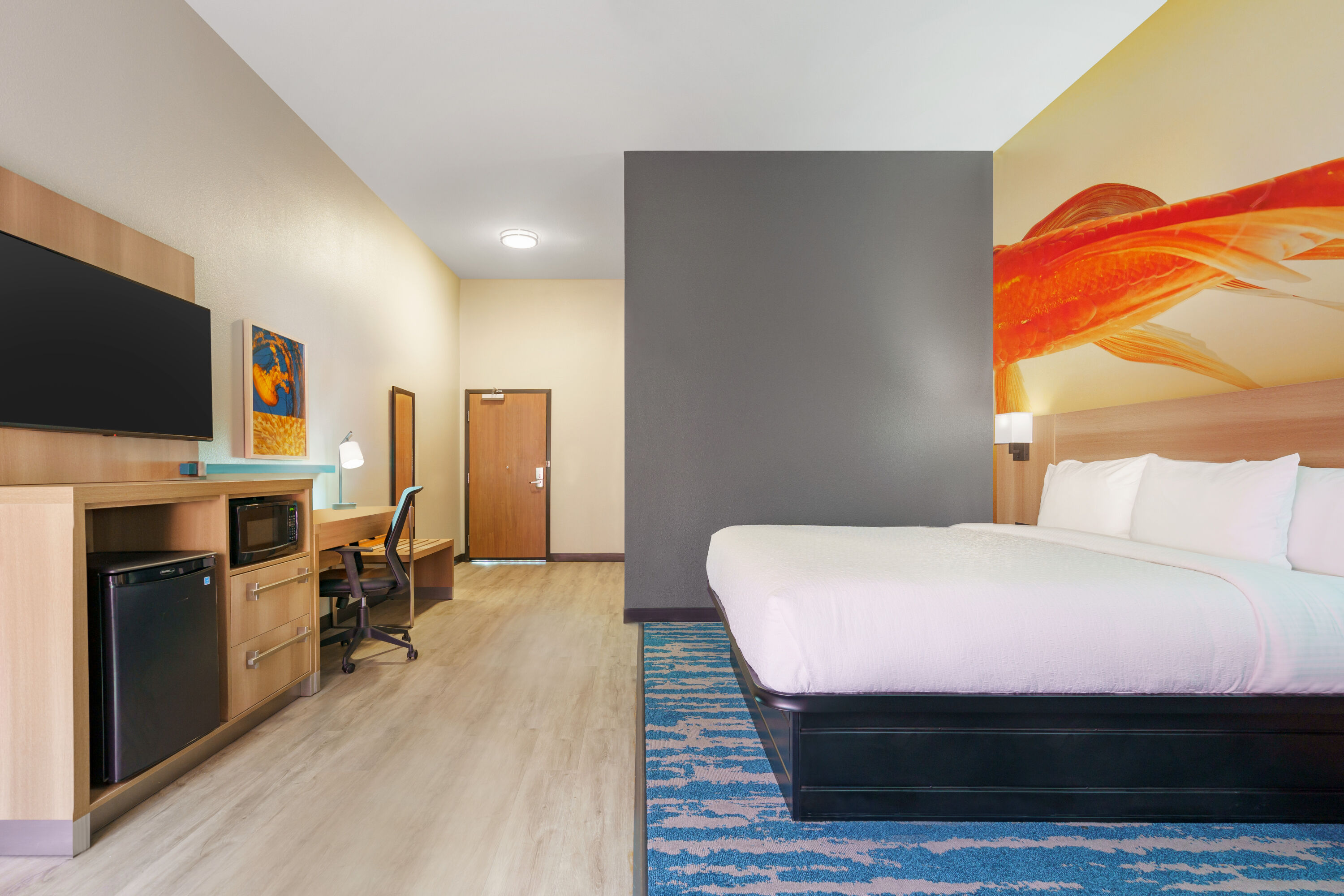 Guest room at the La Quinta Inn & Suites by Wyndham San Antonio Seaworld/LAFB in San Antonio, Texas