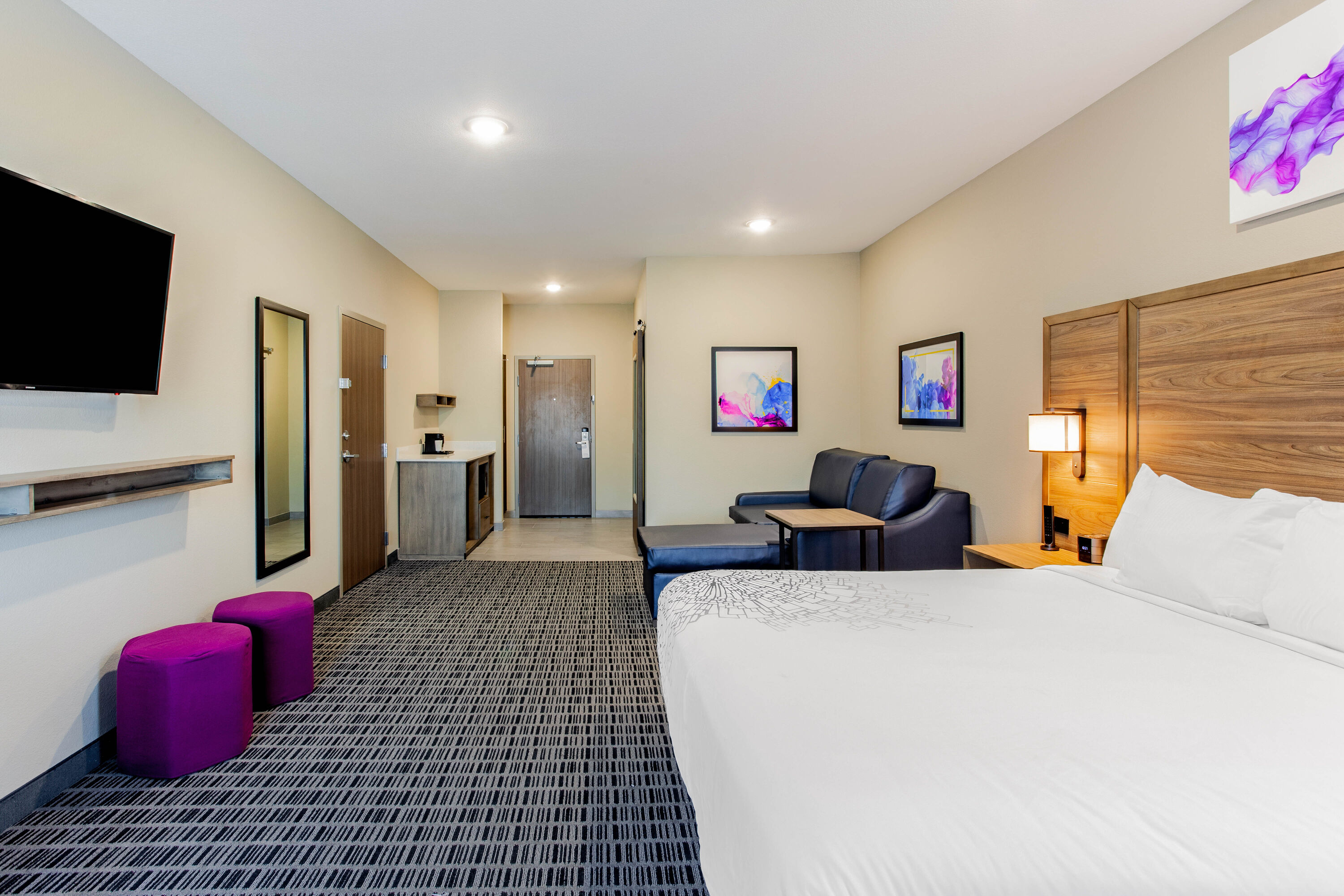 La Quinta Inn & Suites by Wyndham San Antonio Alamo City suite in San Antonio, Texas
