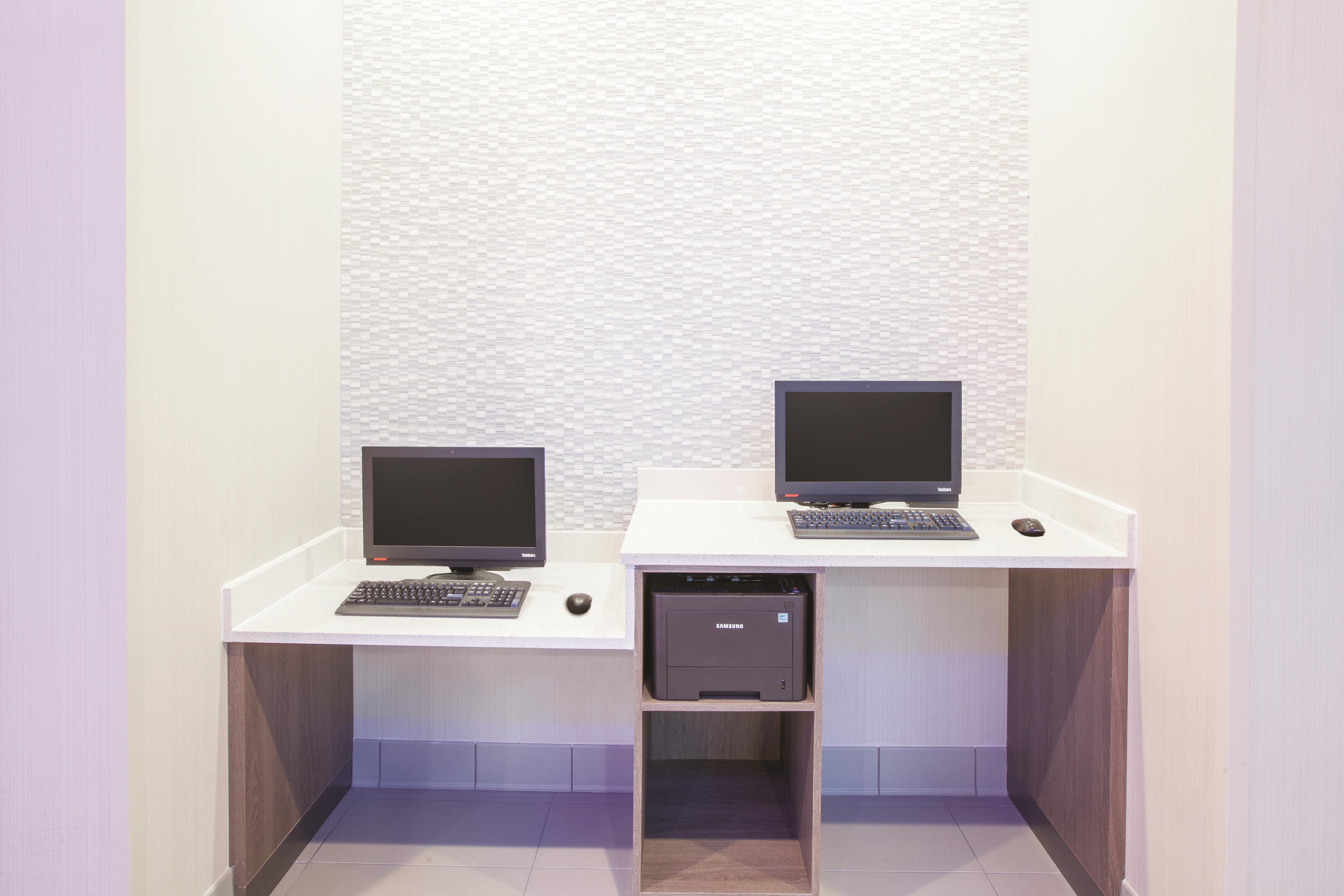 La Quinta Inn & Suites by Wyndham San Marcos Outlet Mall business center in San Marcos, Texas