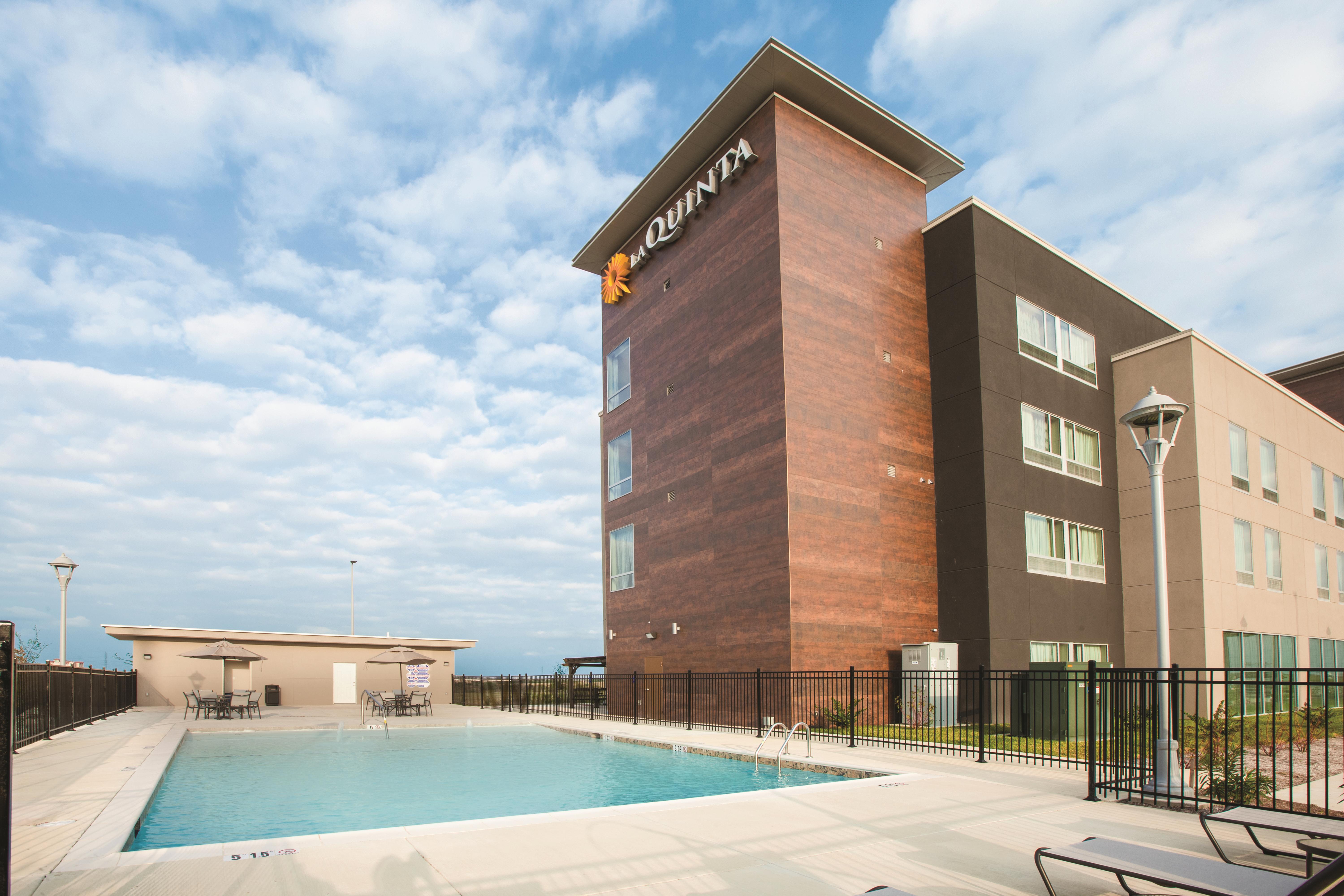 La Quinta Inn Suites by Wyndham San Marcos Outlet Mall San Marcos