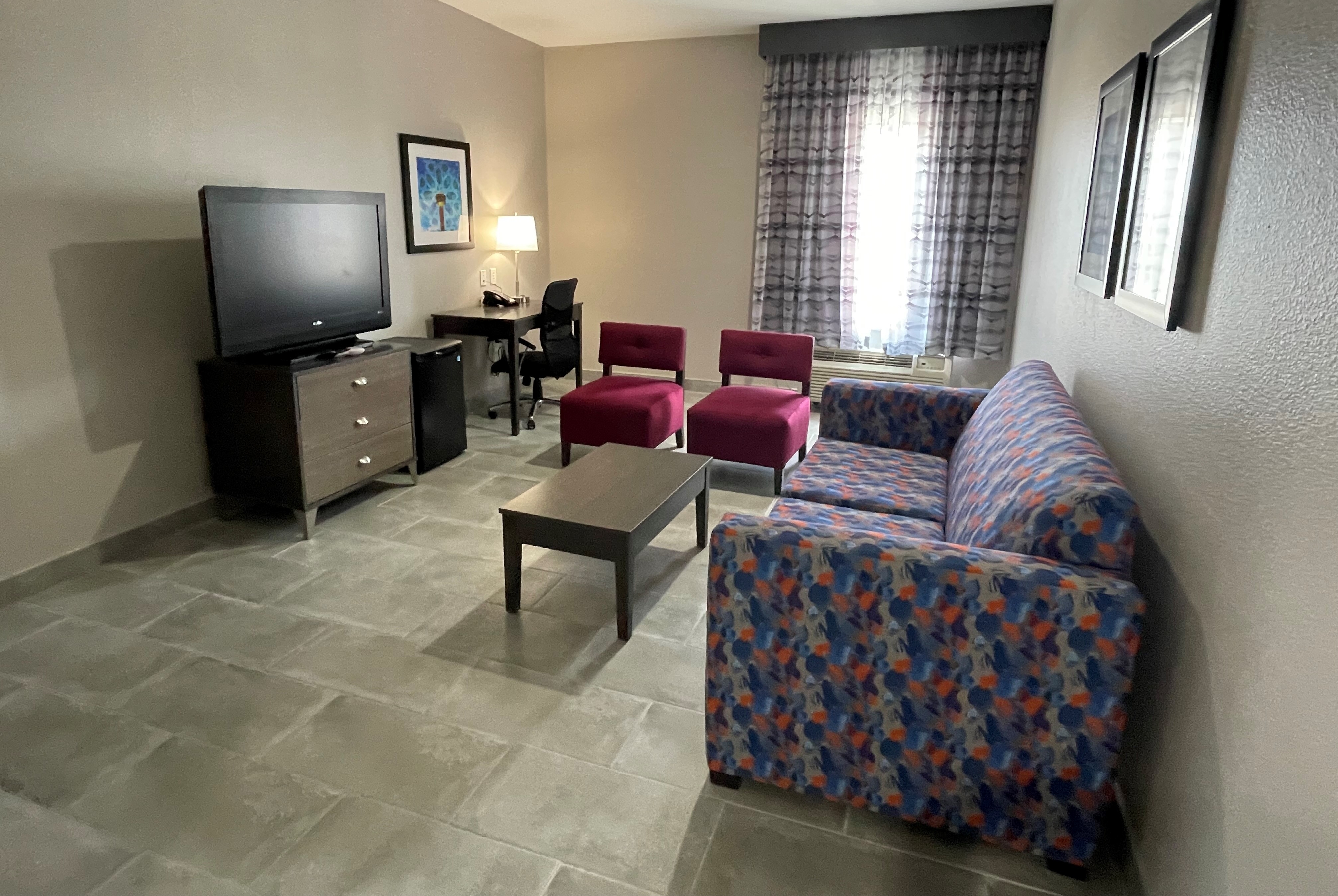 La Quinta Inn & Suites by Wyndham Schertz suite in Schertz, Texas