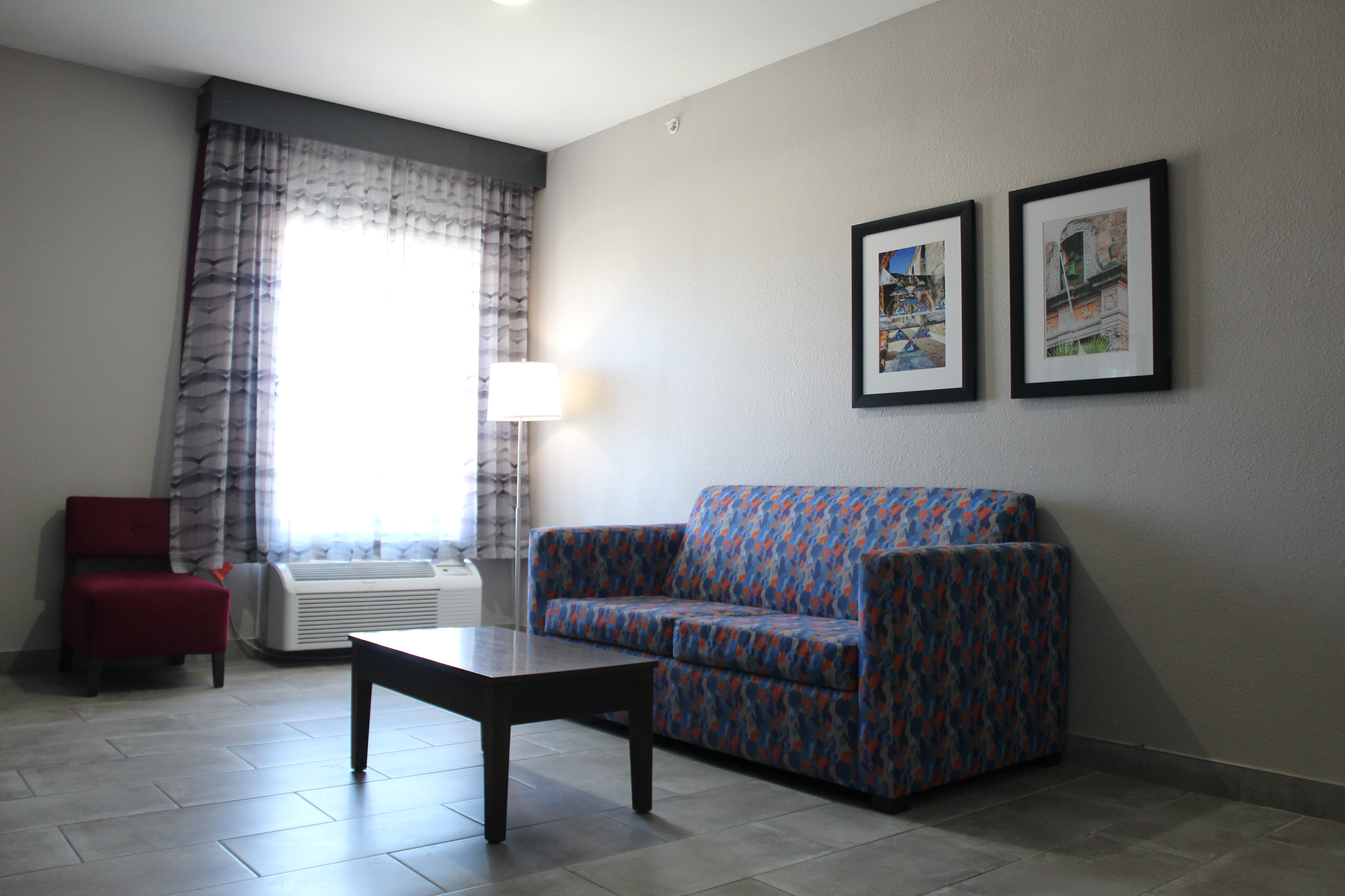 La Quinta Inn & Suites by Wyndham Schertz suite in Schertz, Texas