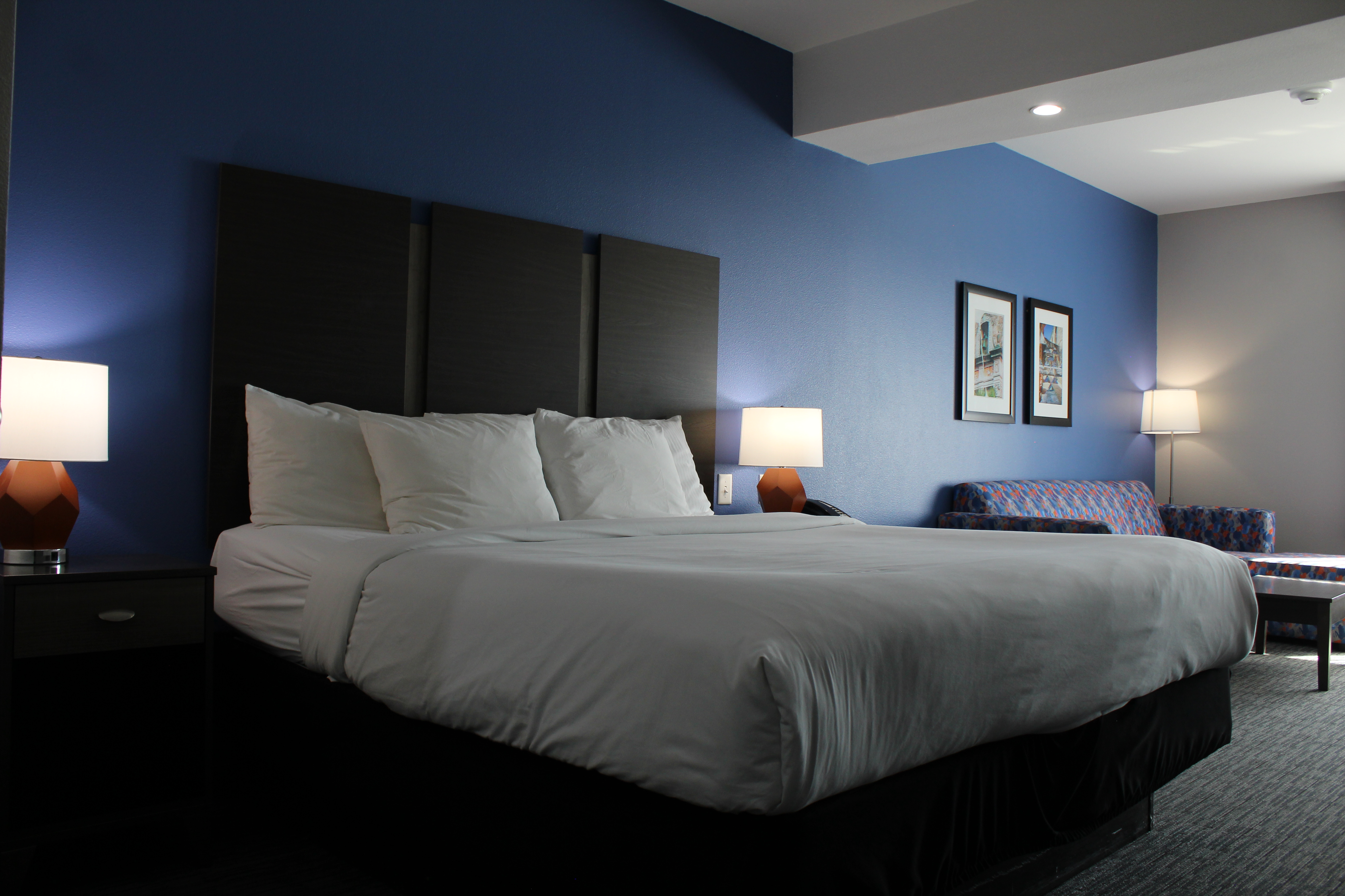 La Quinta Inn & Suites by Wyndham Schertz suite in Schertz, Texas