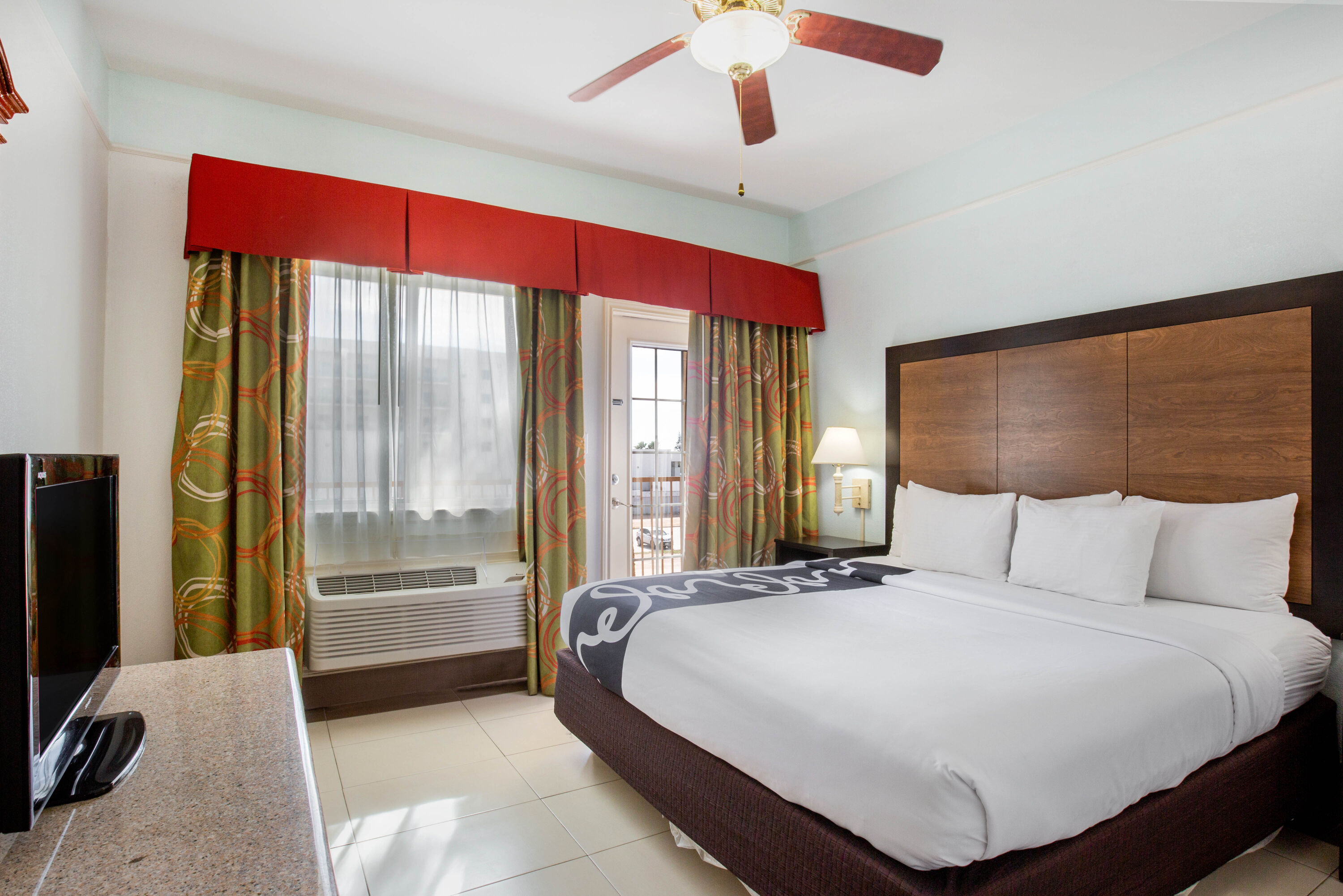 La Quinta Inn Amp Suites By Wyndham South Padre Island Beach