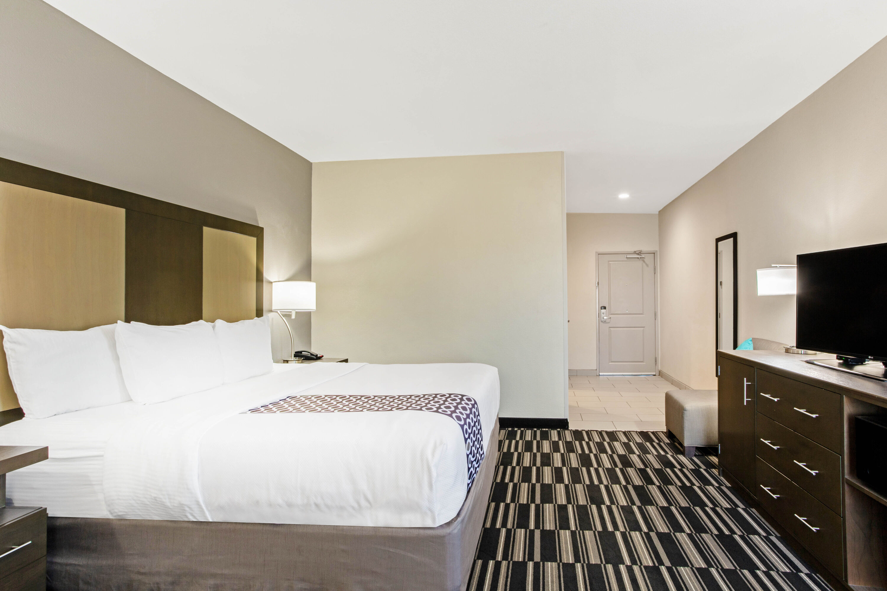 Guest room at the La Quinta Inn & Suites by Wyndham Sweetwater East in Sweetwater, Texas