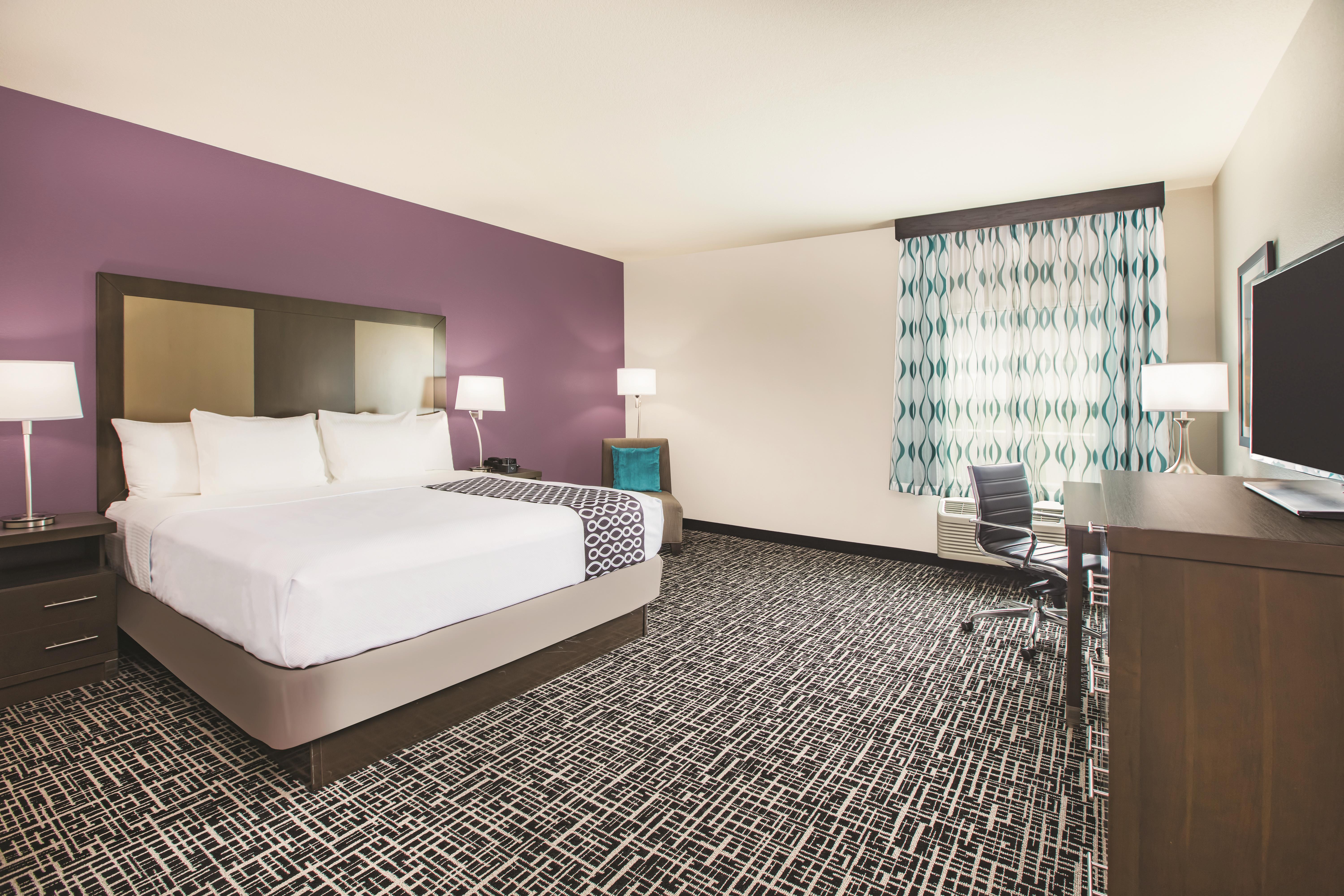 Guest room at the La Quinta Inn & Suites by Wyndham Dallas Plano - The Colony in The Colony, Texas