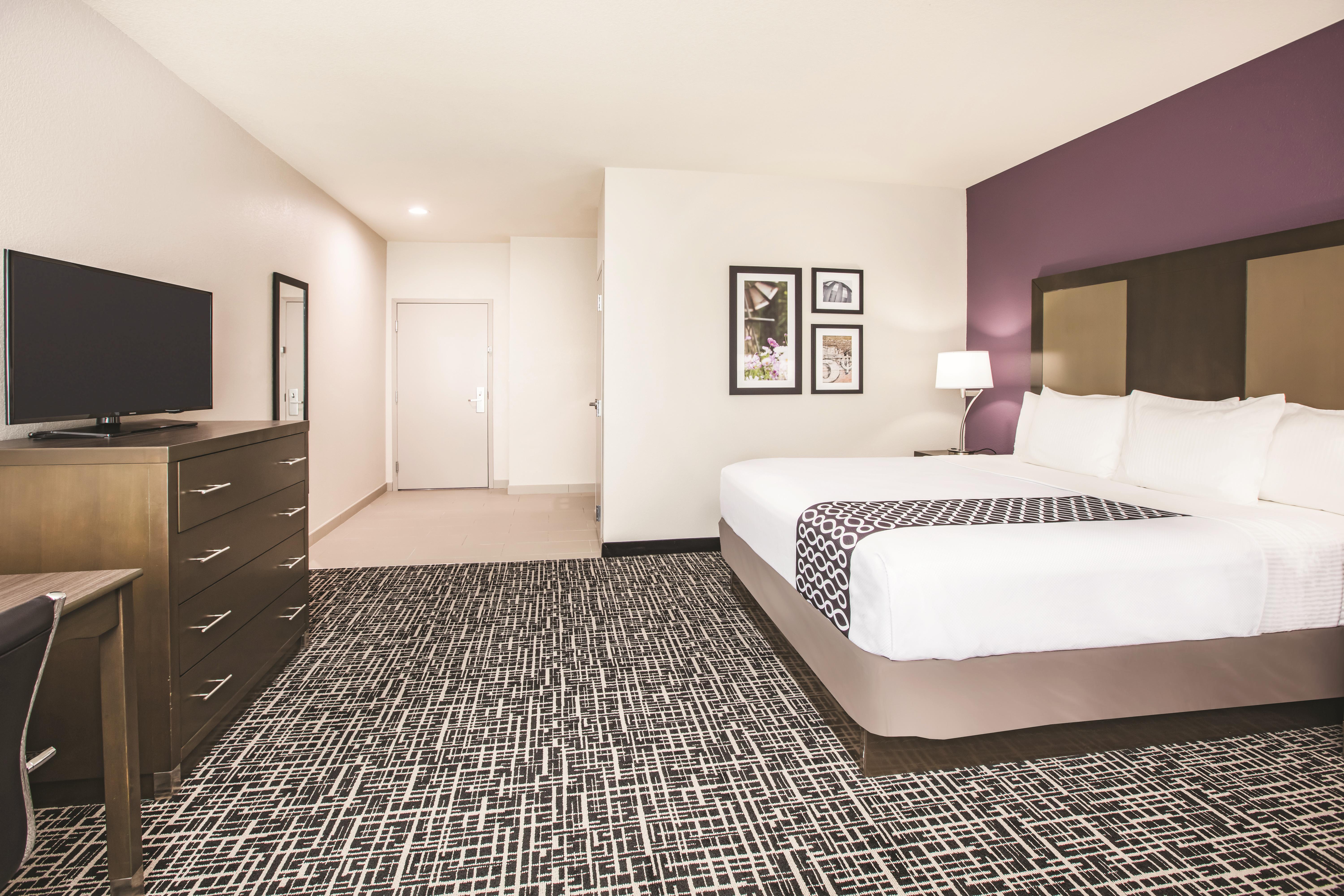 Guest room at the La Quinta Inn & Suites by Wyndham Dallas Plano - The Colony in The Colony, Texas
