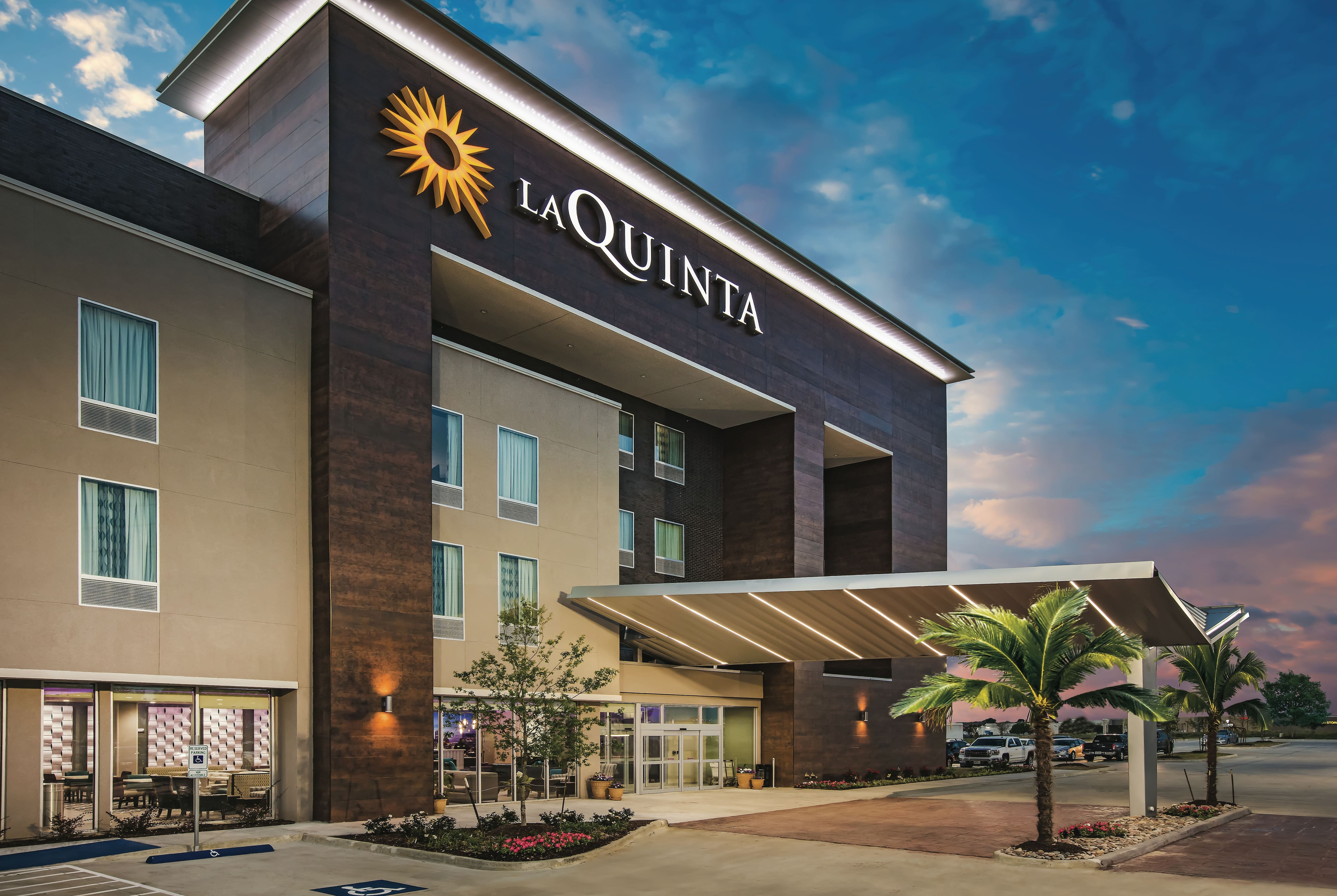 La Quinta Inn Suites by Wyndham Dallas Plano The Colony The