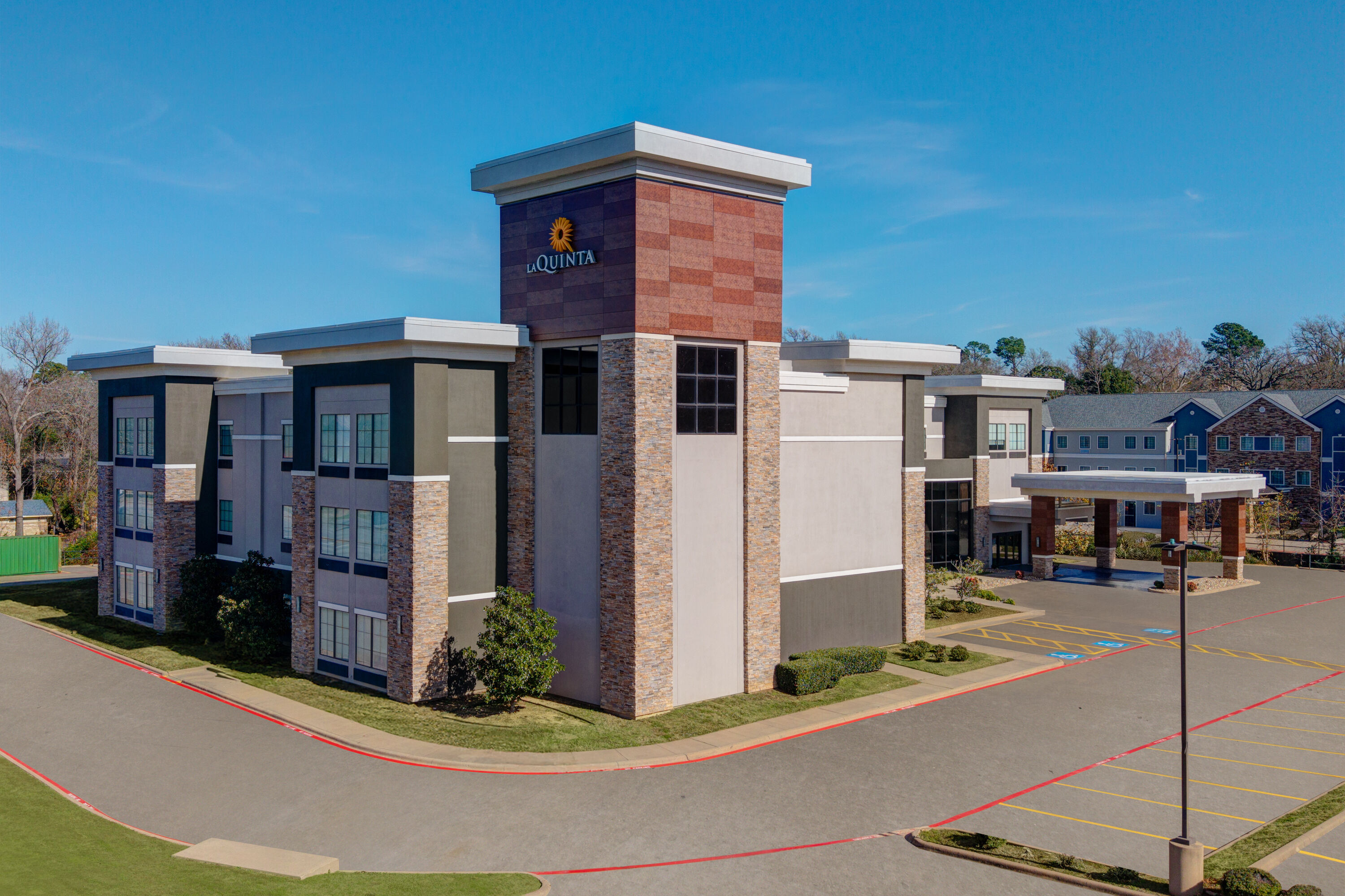 Exterior Day Image of La Quinta Inn & Suites by Wyndham Tyler - University Area hotel in Tyler, Texas