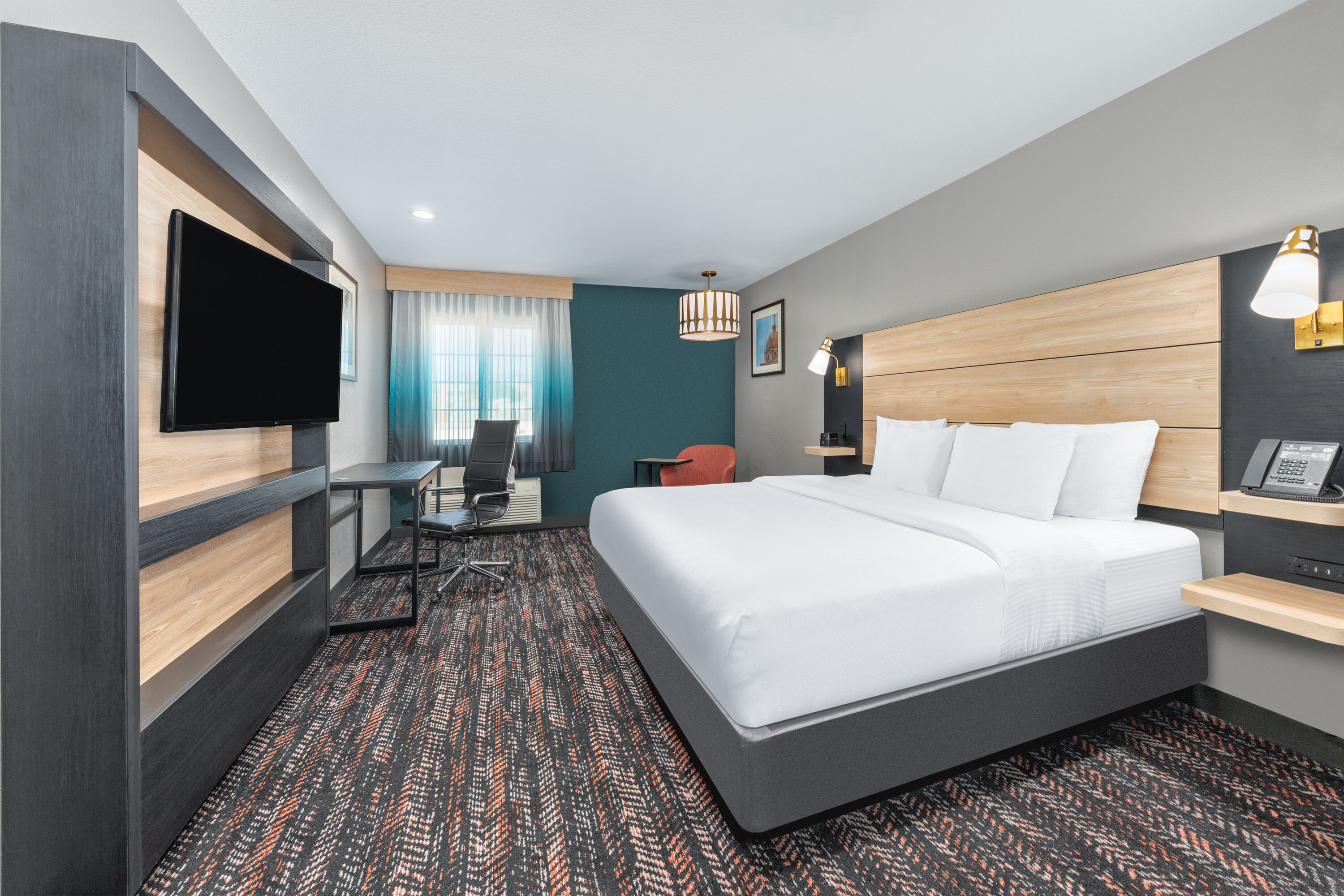 Guest room at the La Quinta Inn & Suites by Wyndham Woodway - Waco South in Woodway, Texas