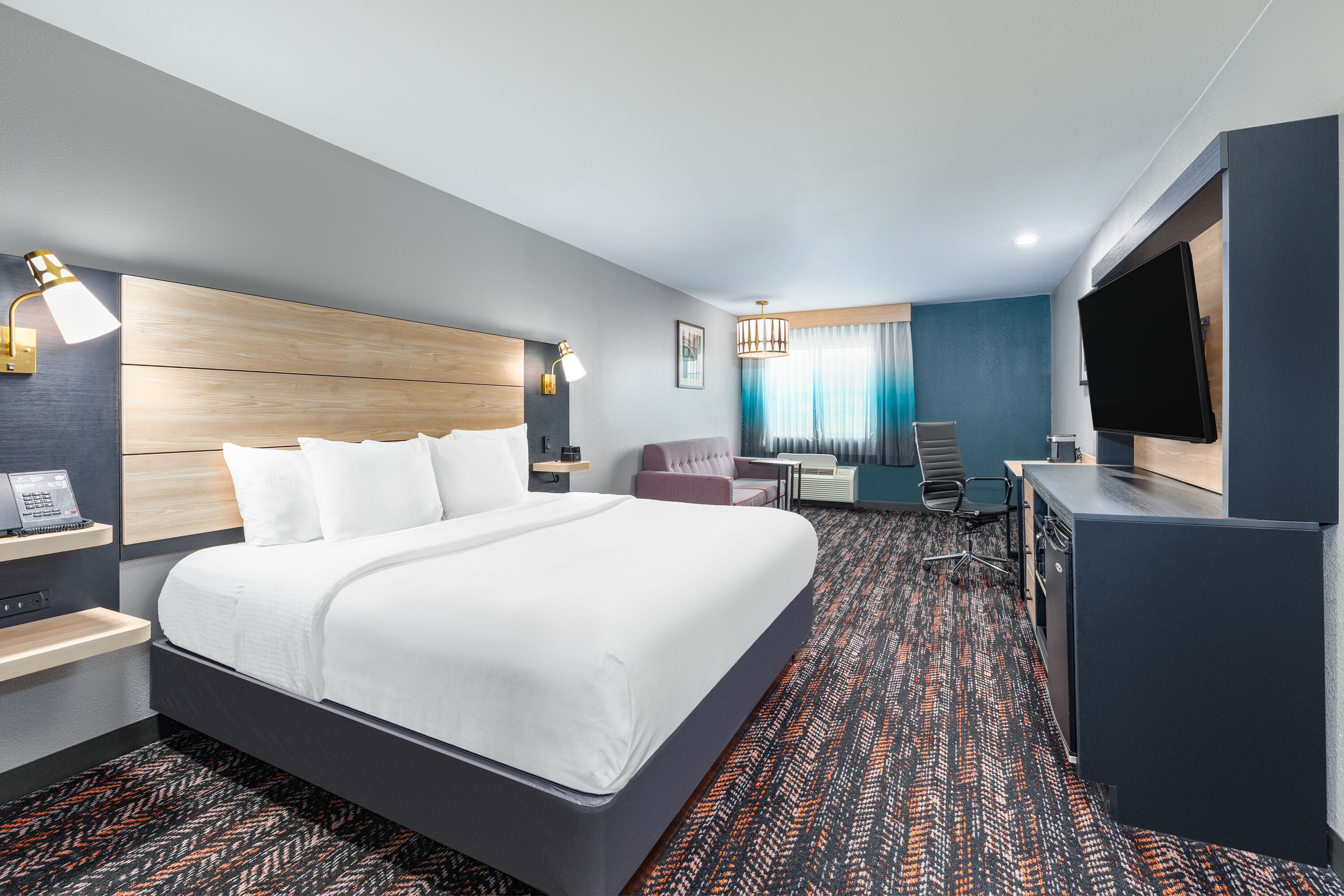 Guest room at the La Quinta Inn & Suites by Wyndham Woodway - Waco South in Woodway, Texas