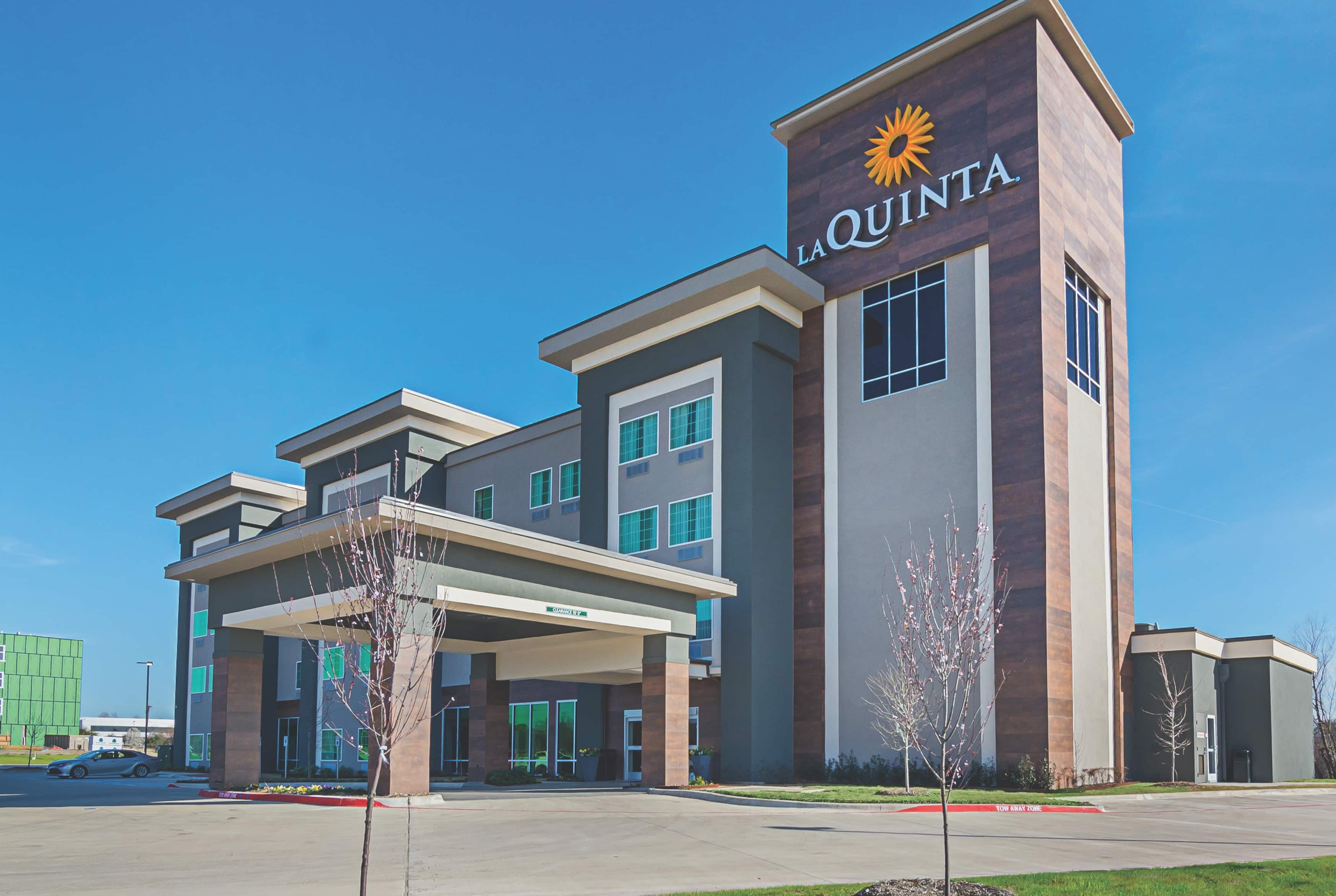 La Quinta Inn & Suites by Wyndham Dallas Wylie Wylie, TX Hotels