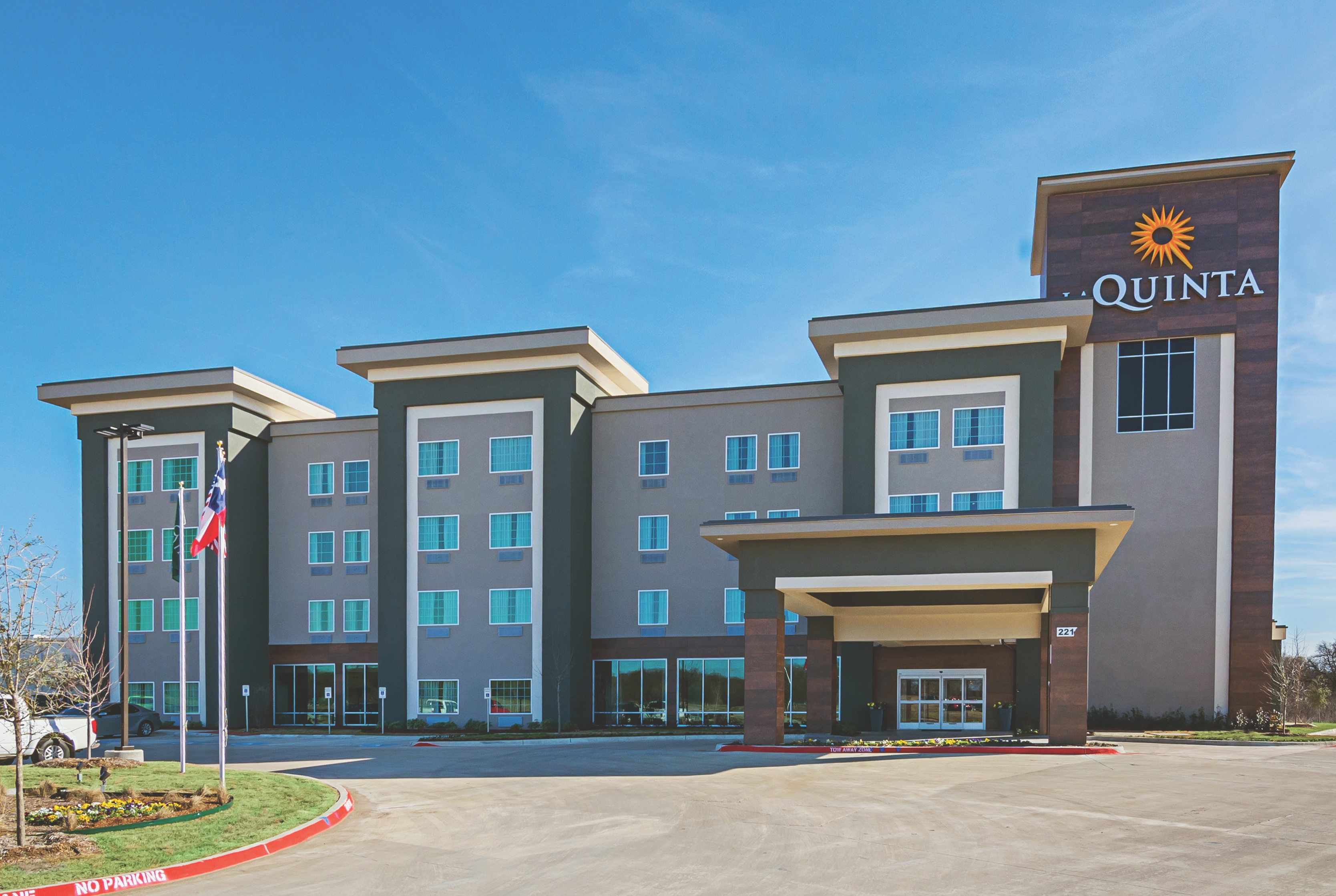 Exterior of La Quinta Inn & Suites by Wyndham Dallas - Wylie hotel in Wylie, Texas