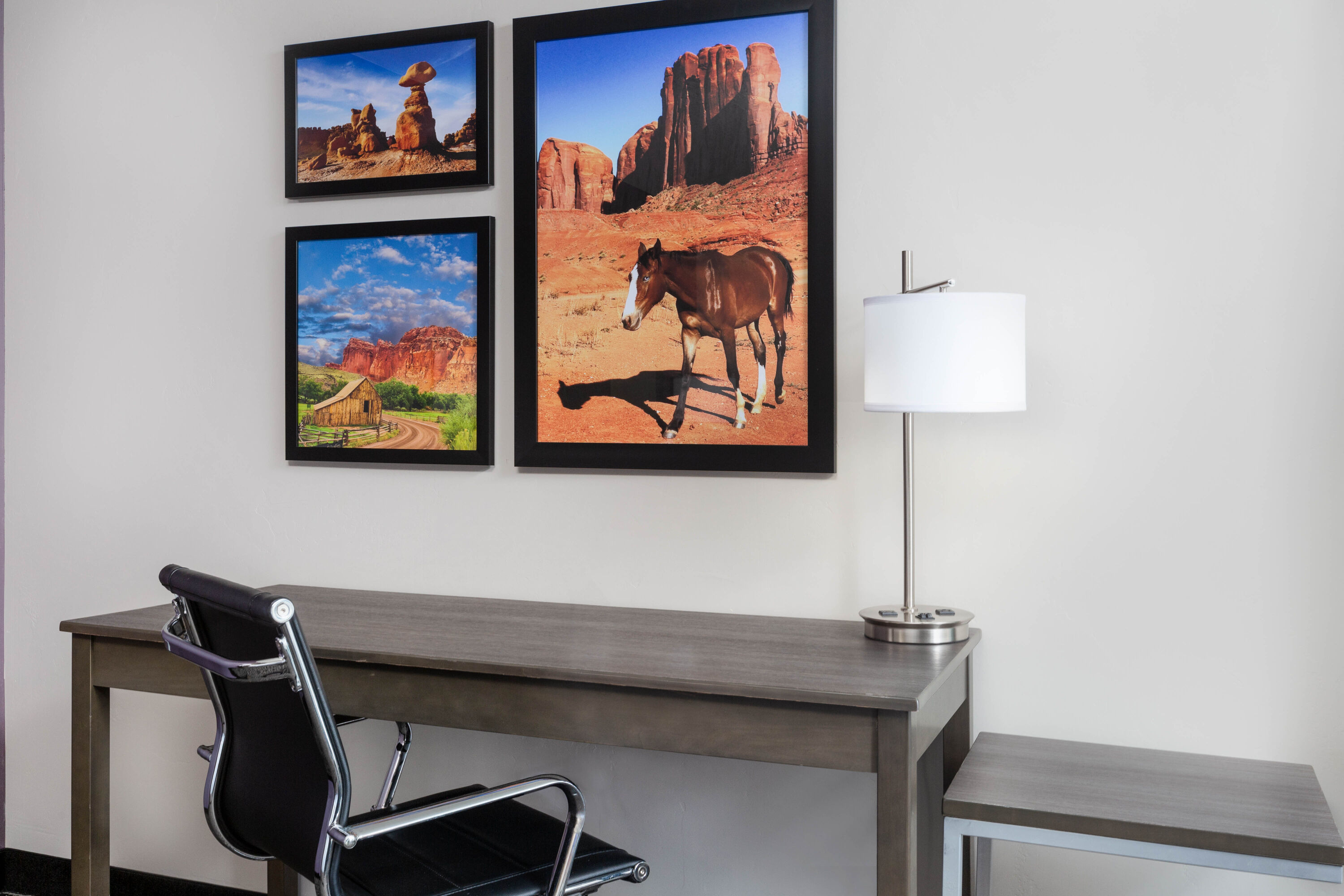 Guest room feature at the La Quinta Inn & Suites by Wyndham Kanab in Kanab, Utah