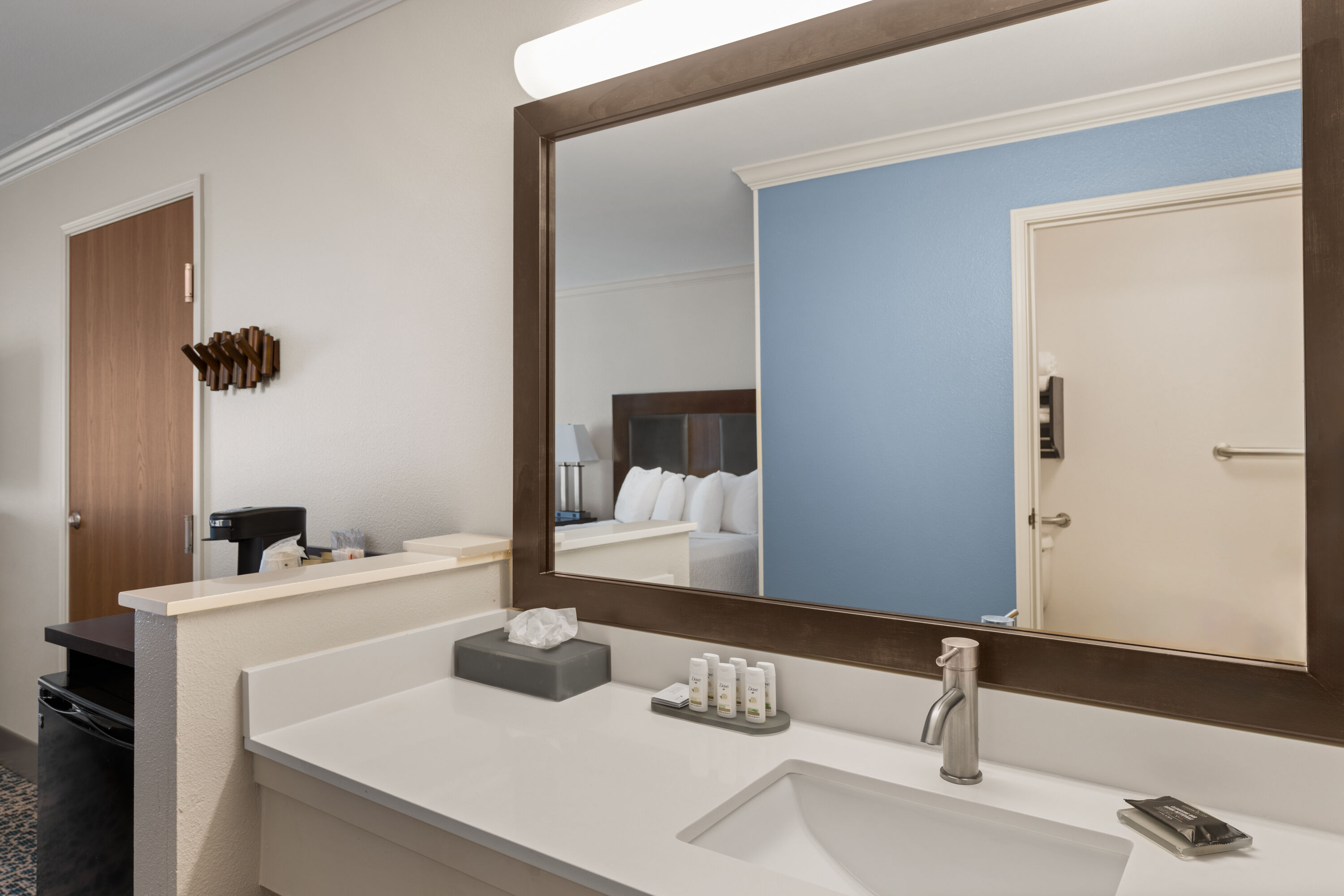 Guest room bath at the La Quinta Inn & Suites by Wyndham Moab in Moab, Utah