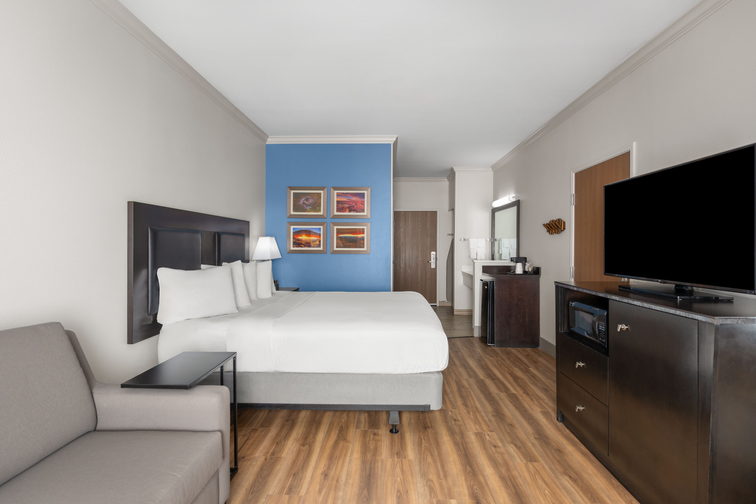 Guest room at the La Quinta Inn & Suites by Wyndham Moab in Moab, Utah