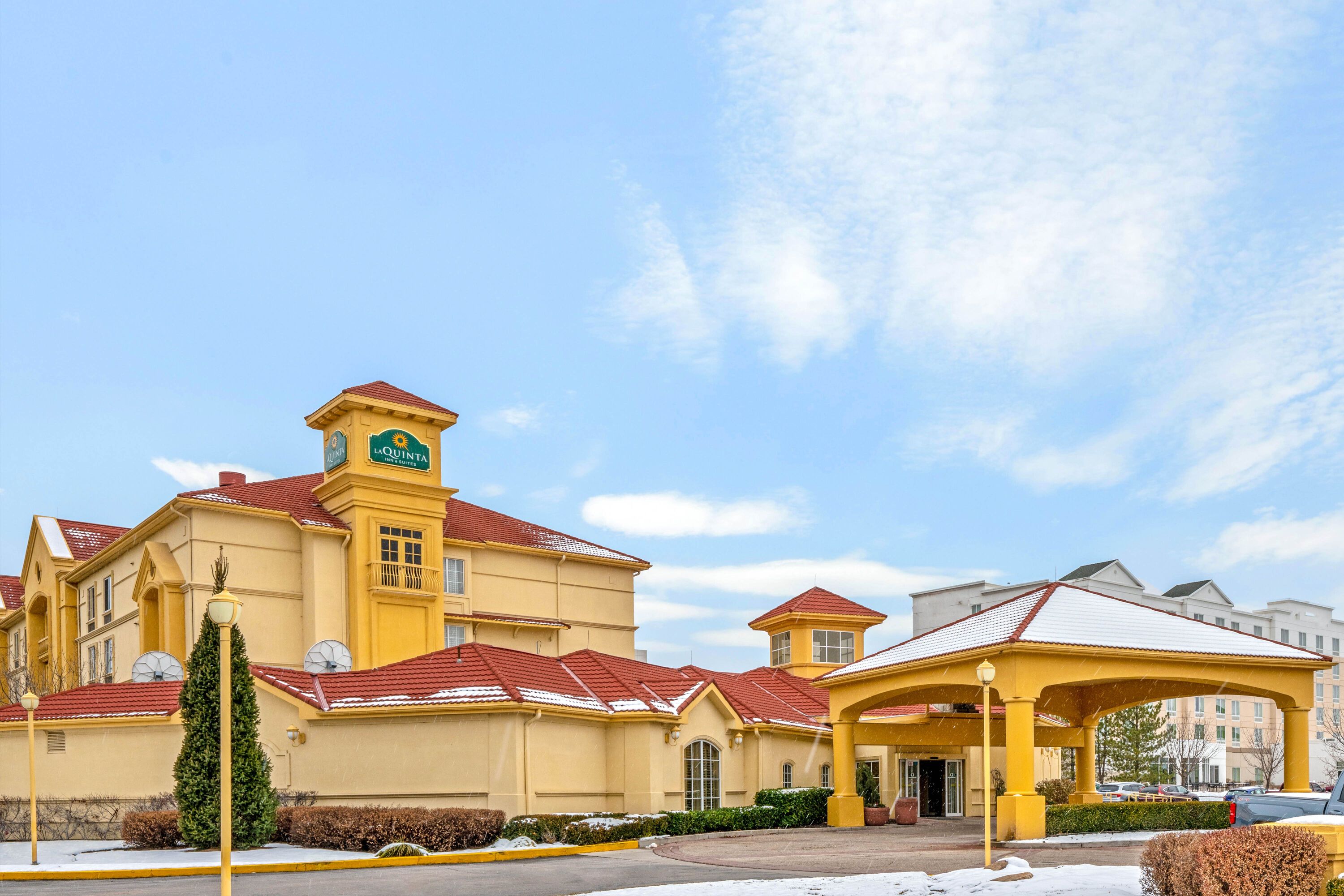 Exterior Day Image of La Quinta Inn & Suites by Wyndham Salt Lake City Airport hotel in Salt Lake City, Utah
