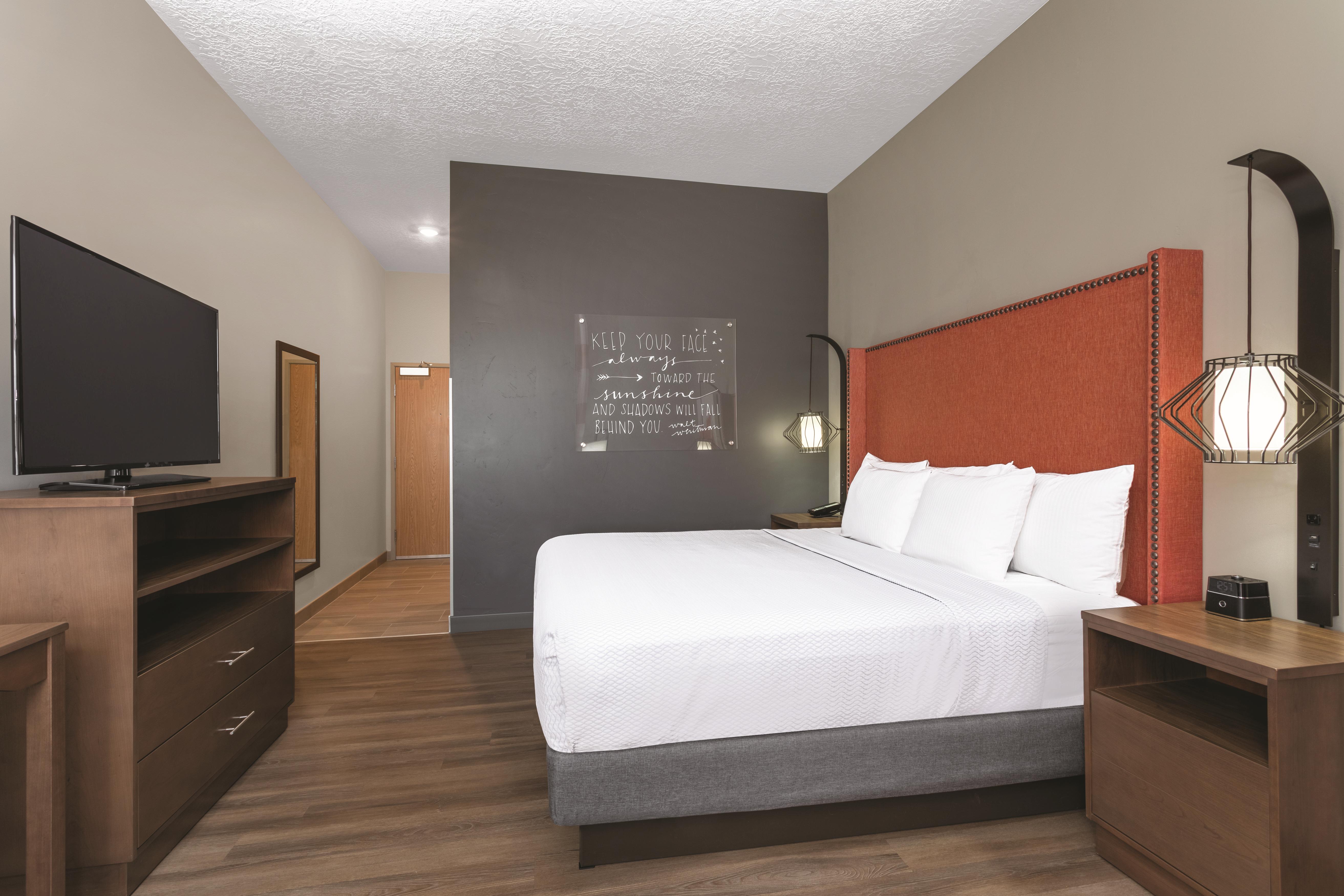 Guest room at the La Quinta Inn & Suites by Wyndham South Jordan in South Jordan, Utah