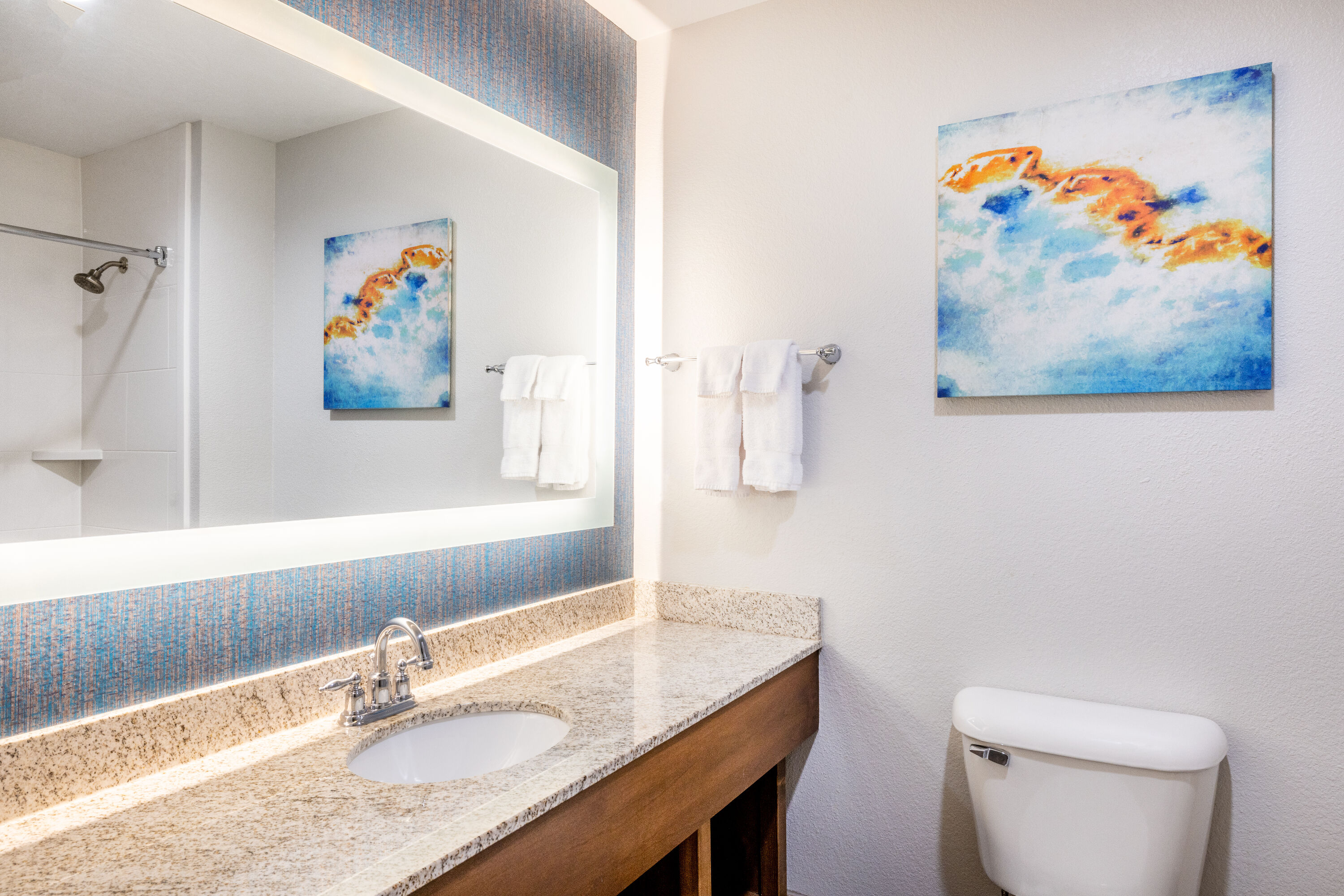 Guest room bath at the La Quinta Inn & Suites by Wyndham St. George in St. George, Utah