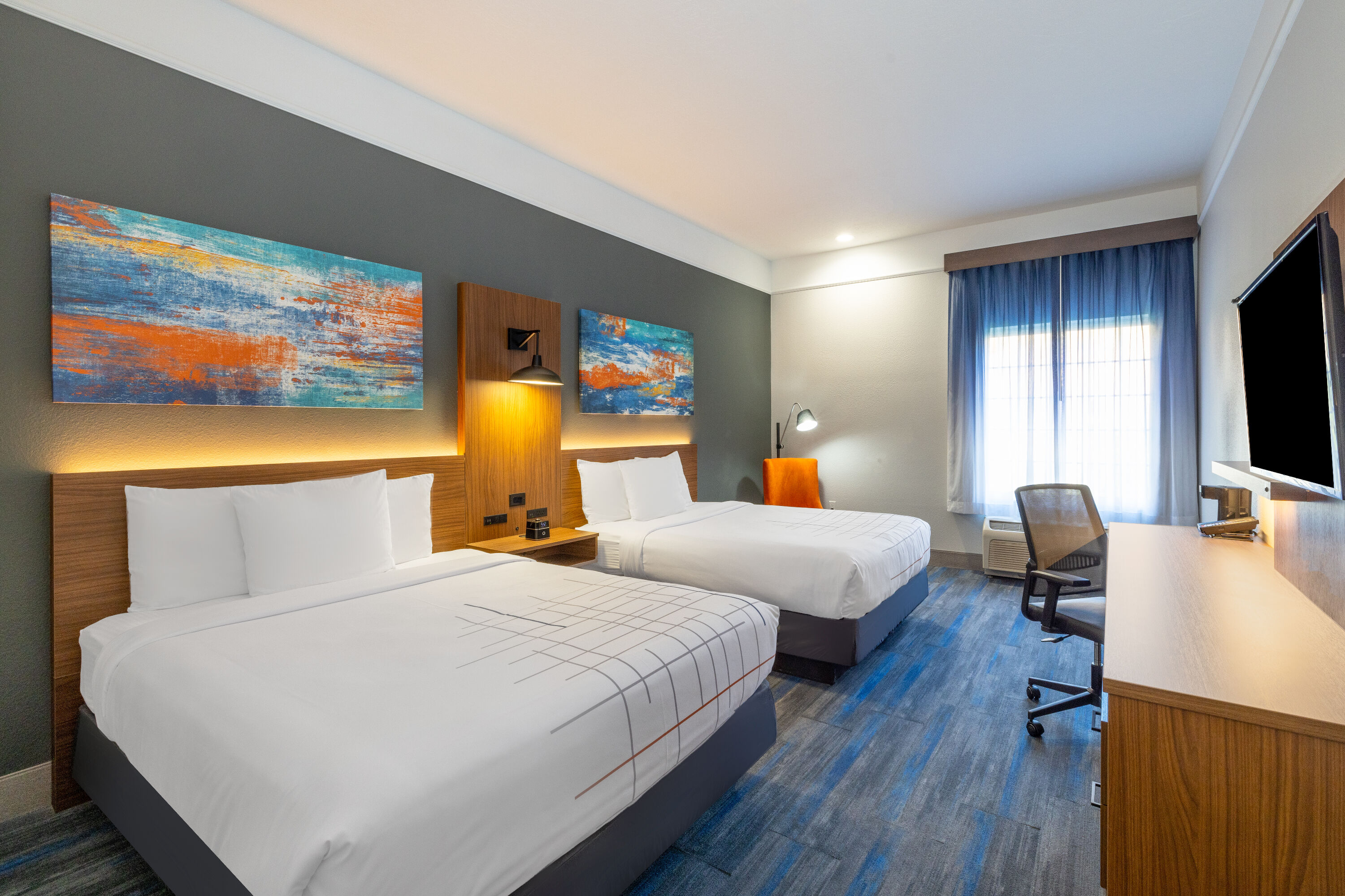 Guest room at the La Quinta Inn & Suites by Wyndham St. George in St. George, Utah