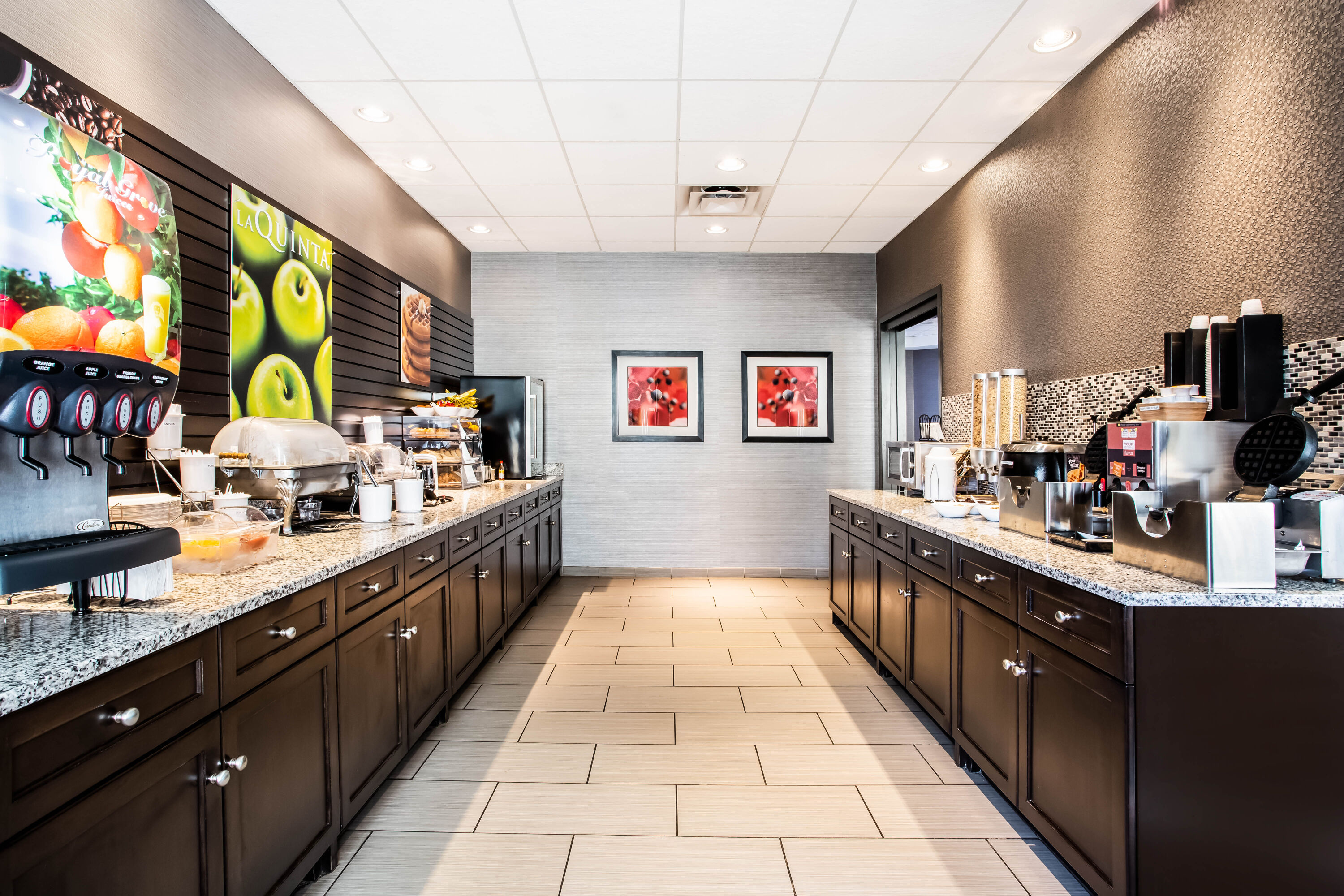 Free breakfast at La Quinta Inn & Suites by Wyndham Lynchburg at Liberty Univ. in Lynchburg, Virginia