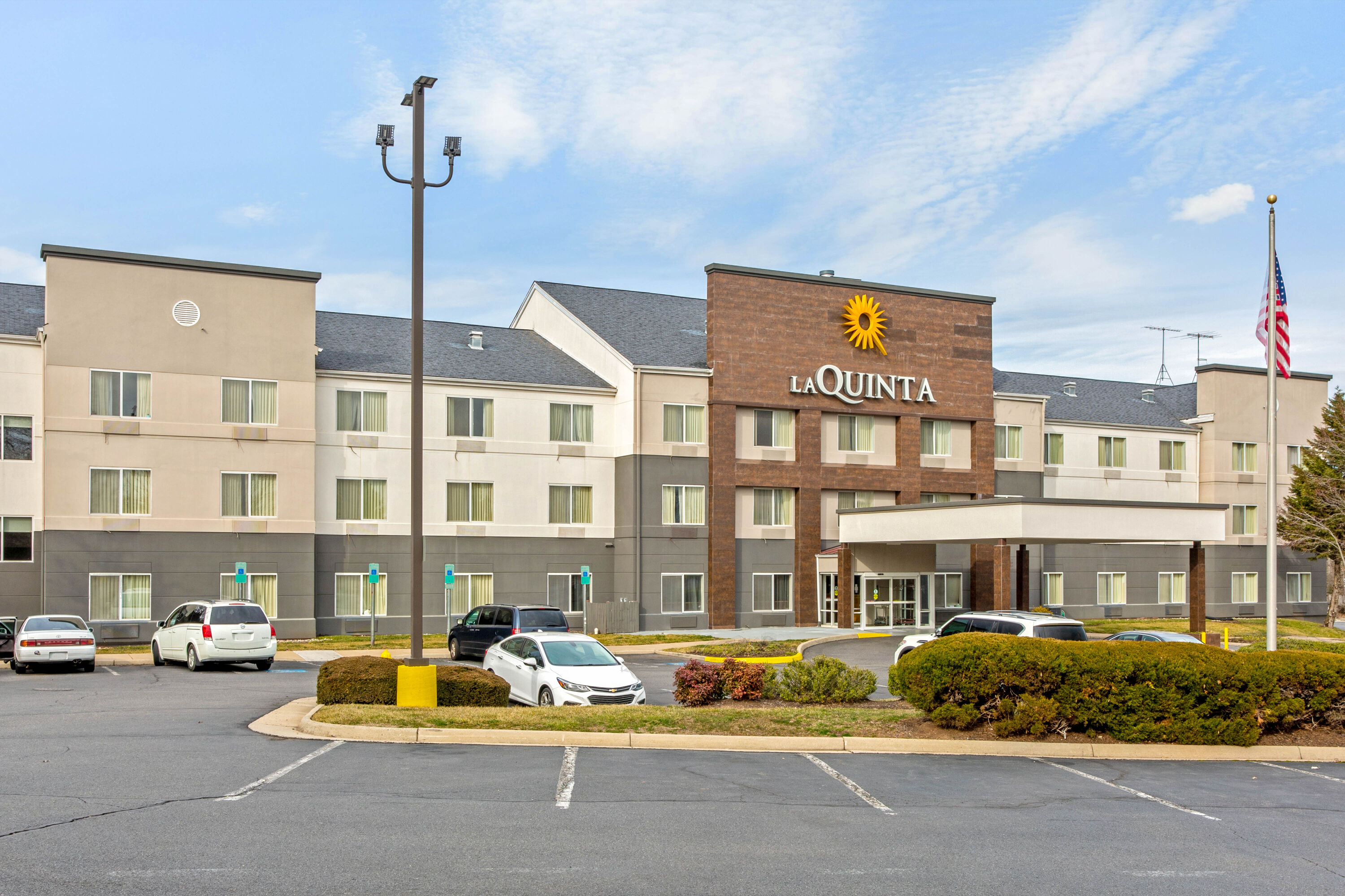 Exterior Day Image of La Quinta Inn & Suites by Wyndham Manassas Battlefield hotel in Manassas, Virginia