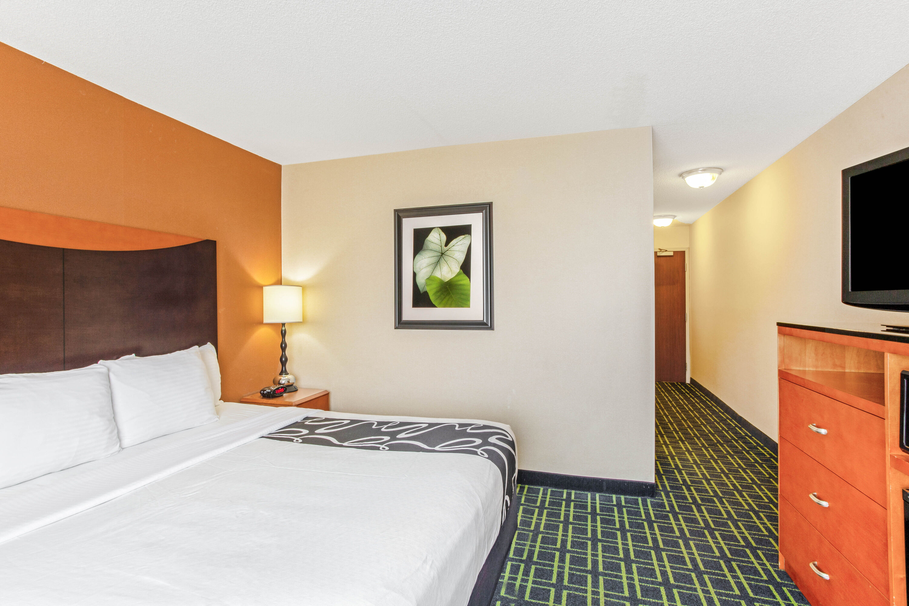Guest room at the La Quinta Inn & Suites by Wyndham Manassas Battlefield in Manassas, Virginia