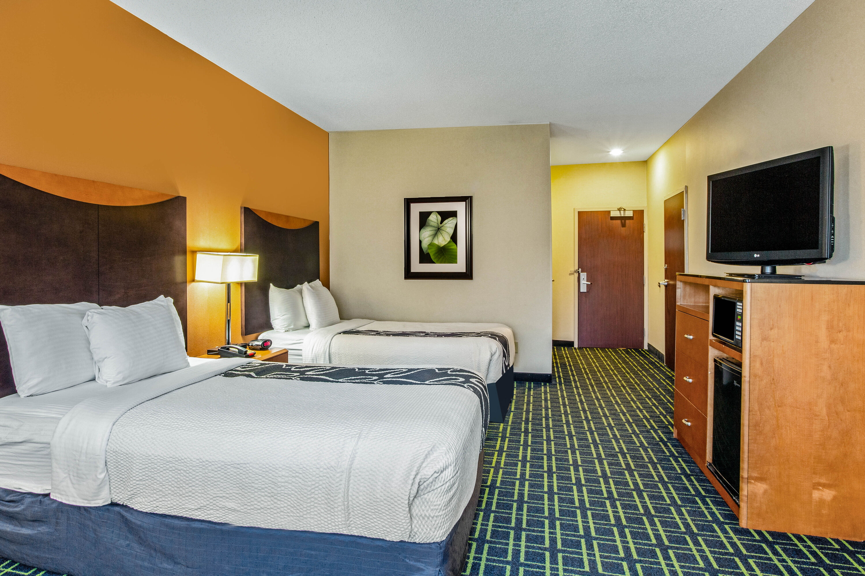 Guest room at the La Quinta Inn & Suites by Wyndham Manassas Battlefield in Manassas, Virginia