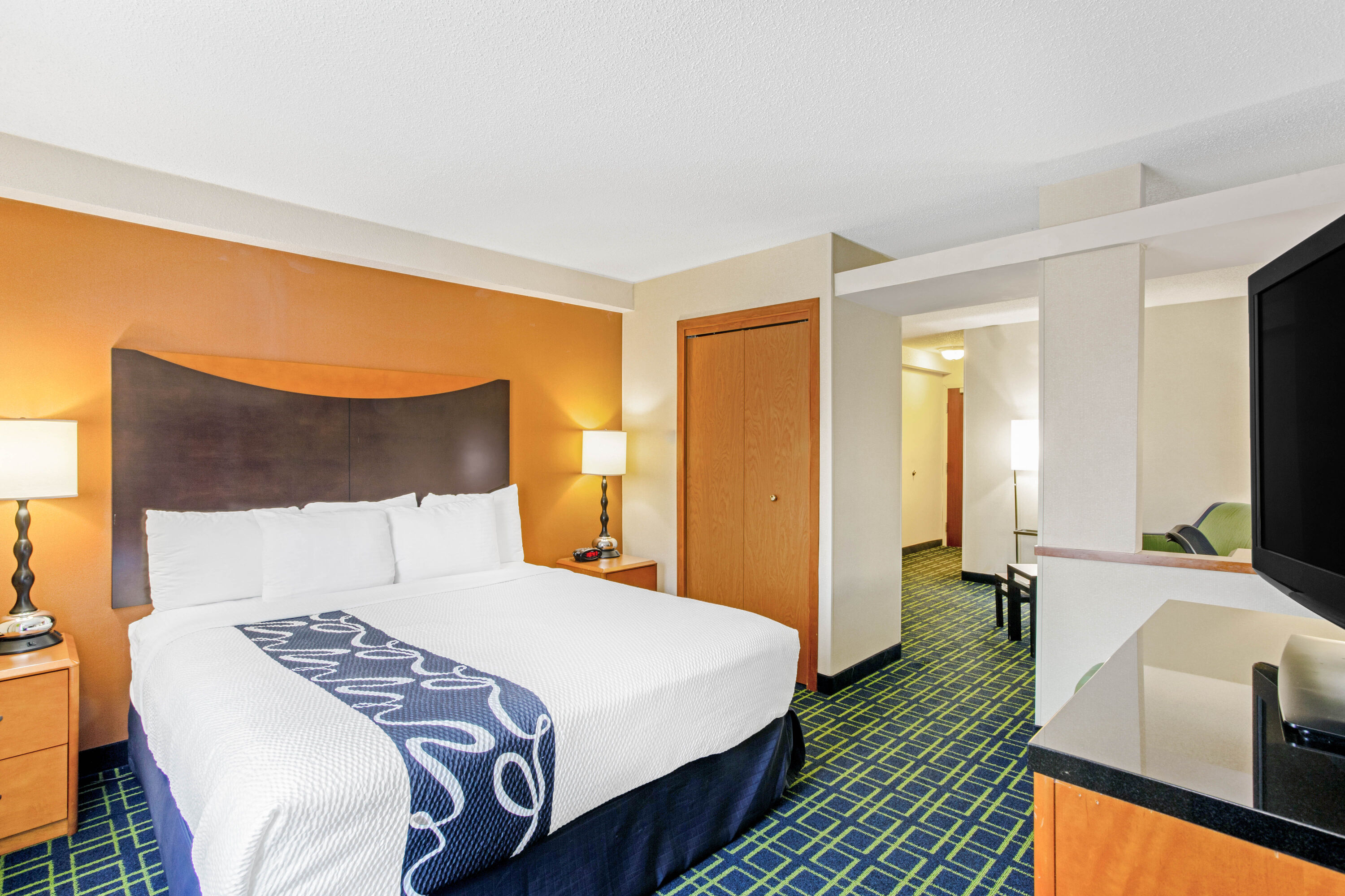 Guest room at the La Quinta Inn & Suites by Wyndham Manassas Battlefield in Manassas, Virginia