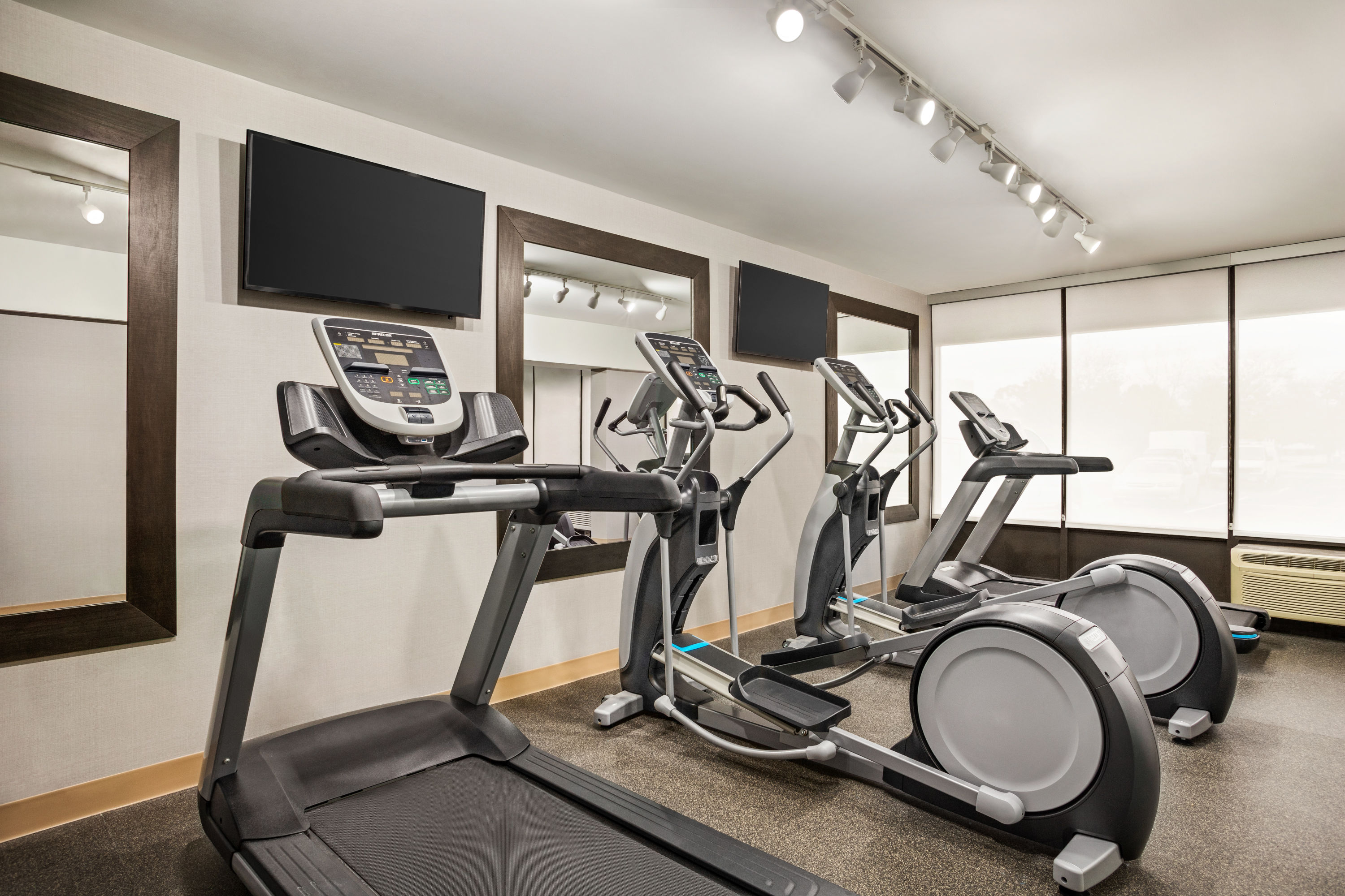 Health club at La Quinta Inn & Suites by Wyndham Richmond-Midlothian in Midlothian, Virginia