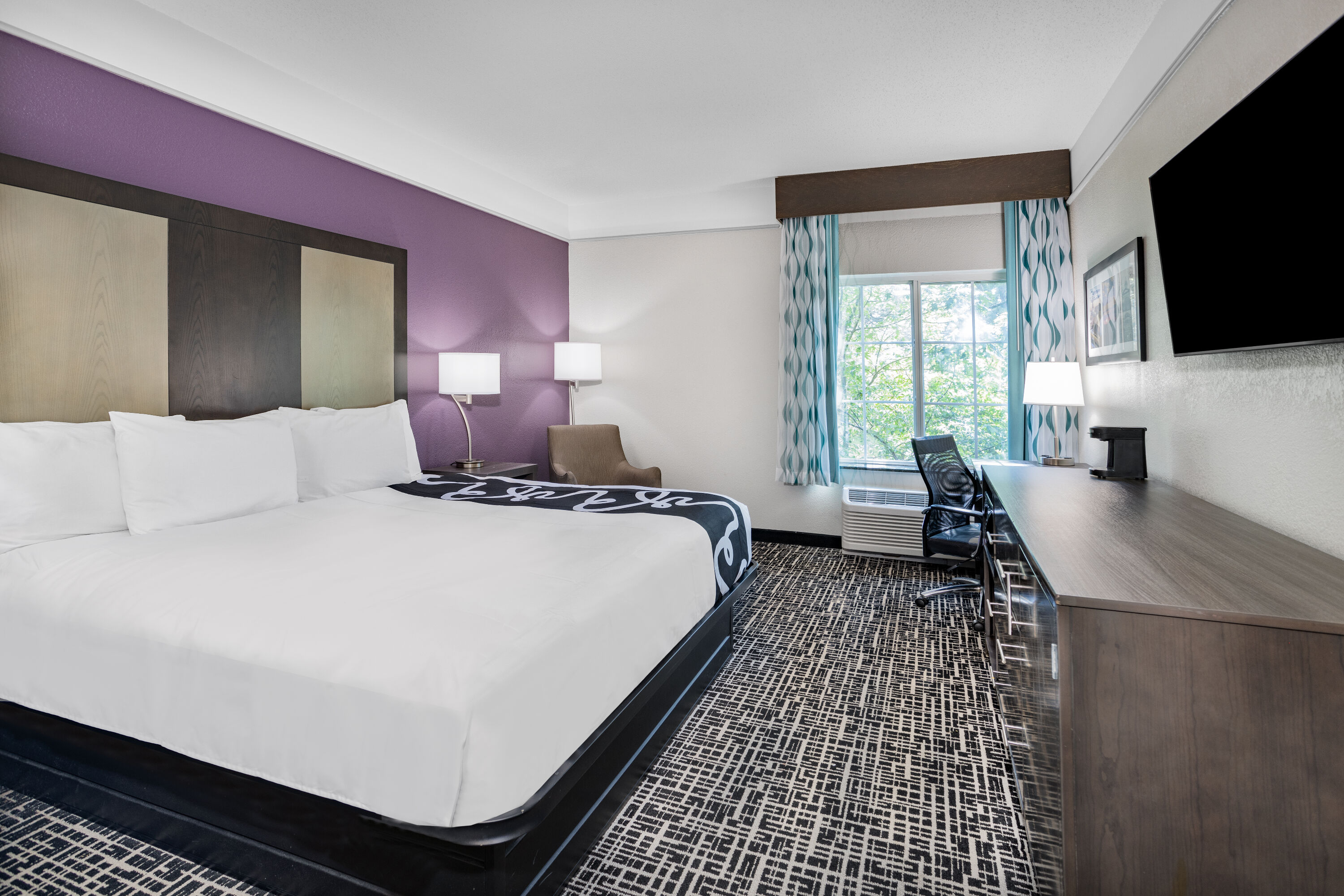 Guest room at the La Quinta Inn & Suites by Wyndham Norfolk in Norfolk, Virginia