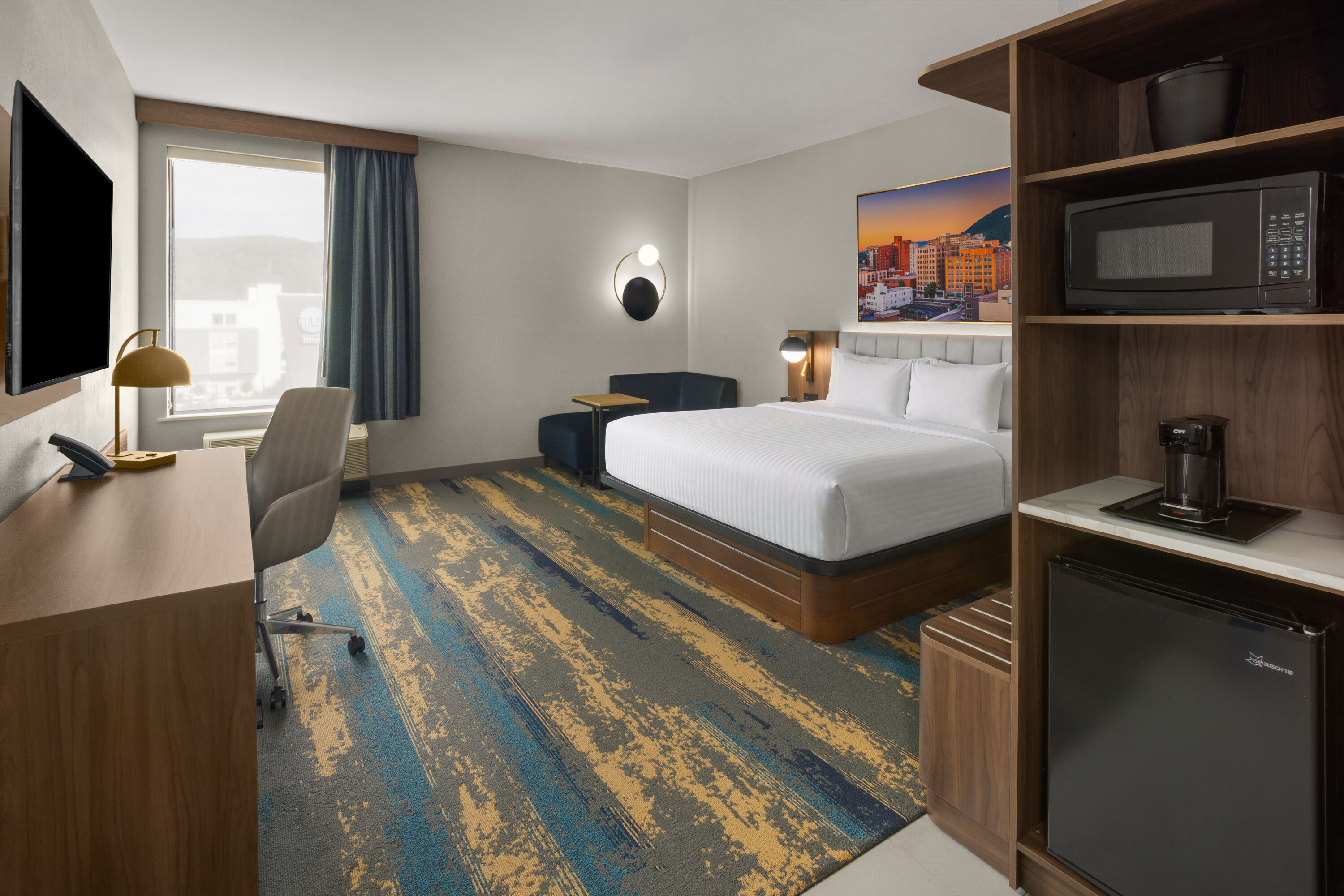 La Quinta Inn & Suites by Wyndham Roanoke Hollins/I-81 suite in Roanoke, Virginia