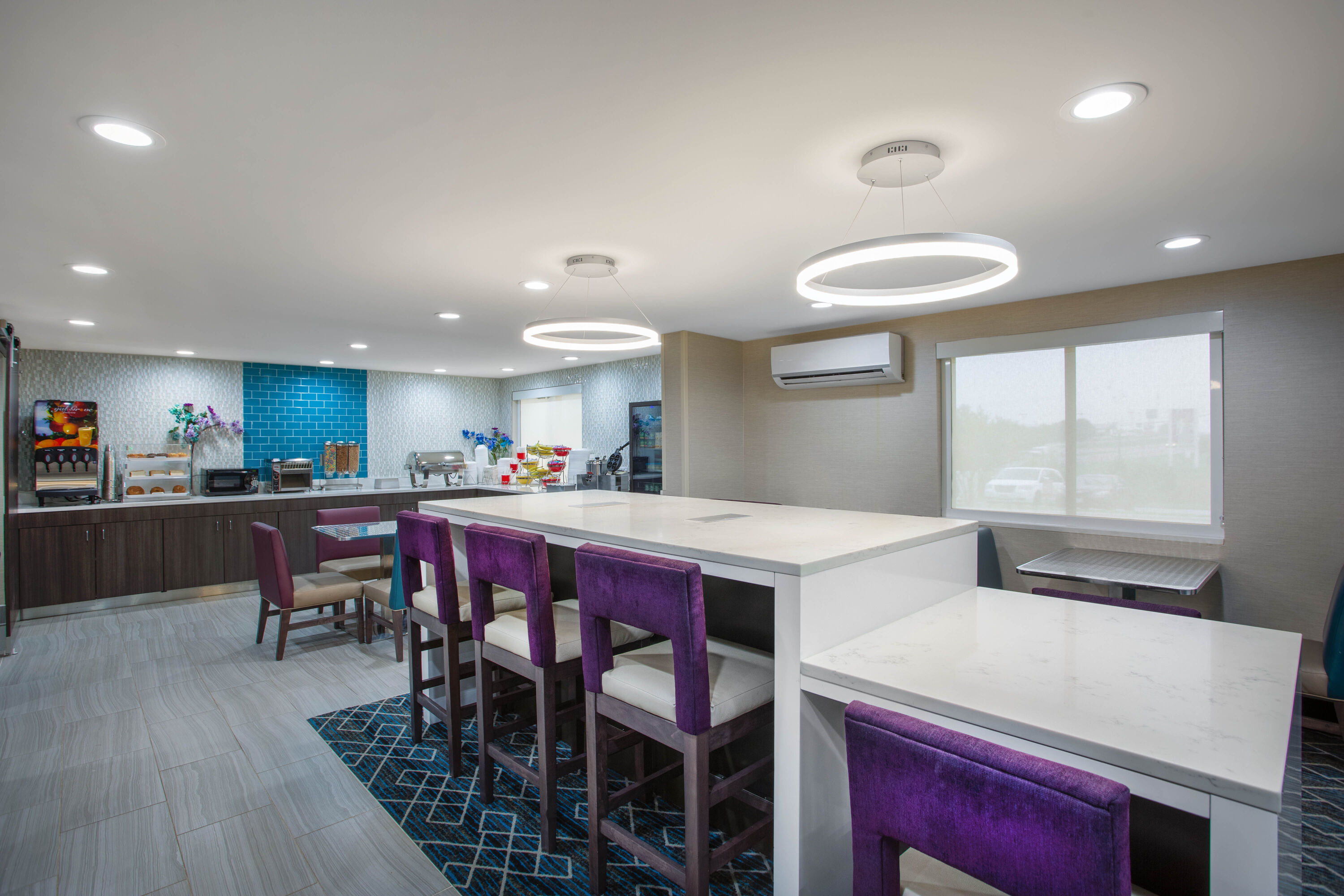 Free breakfast at La Quinta Inn & Suites by Wyndham Roanoke Salem in Salem, Virginia