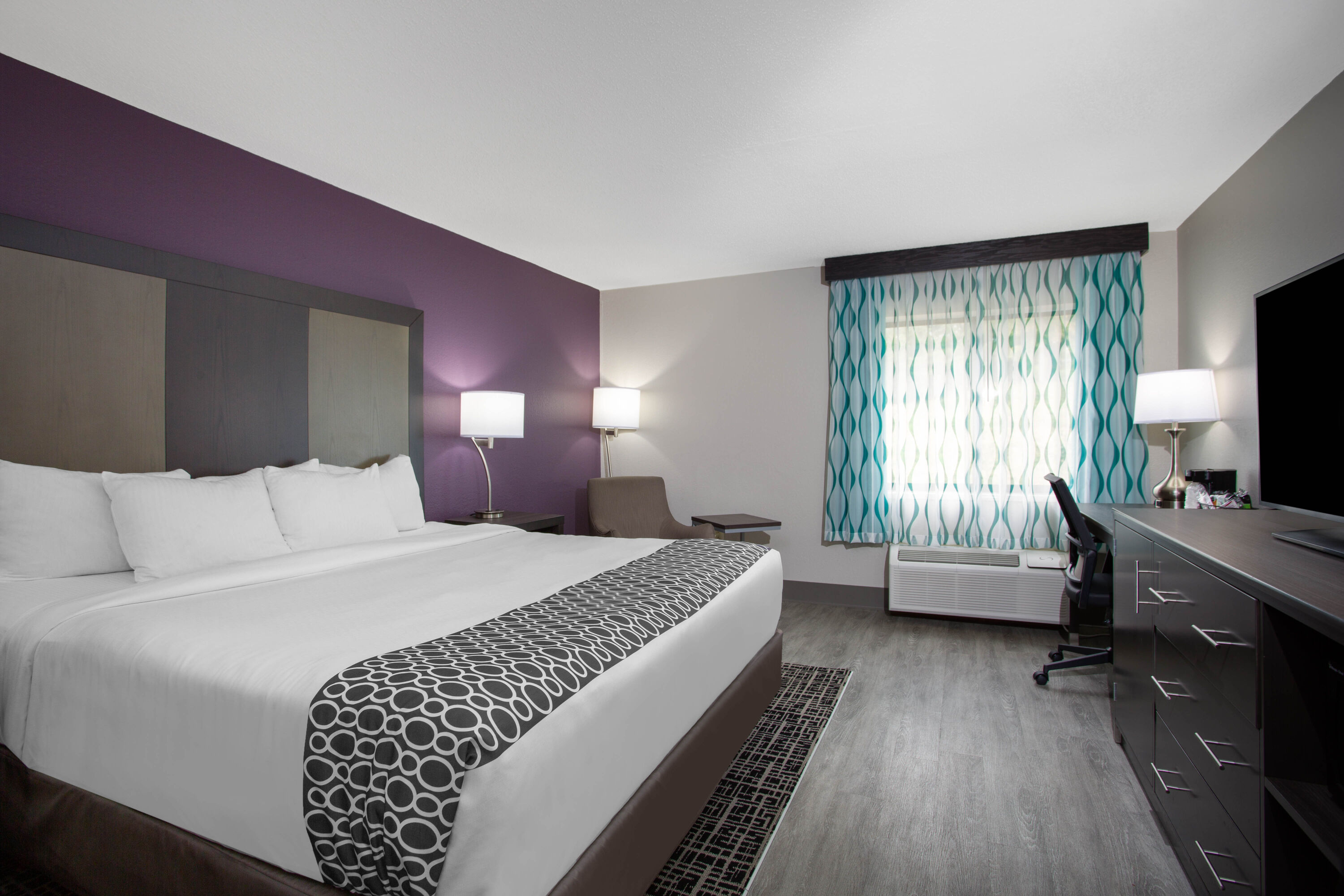 Guest room at the La Quinta Inn & Suites by Wyndham Roanoke Salem in Salem, Virginia